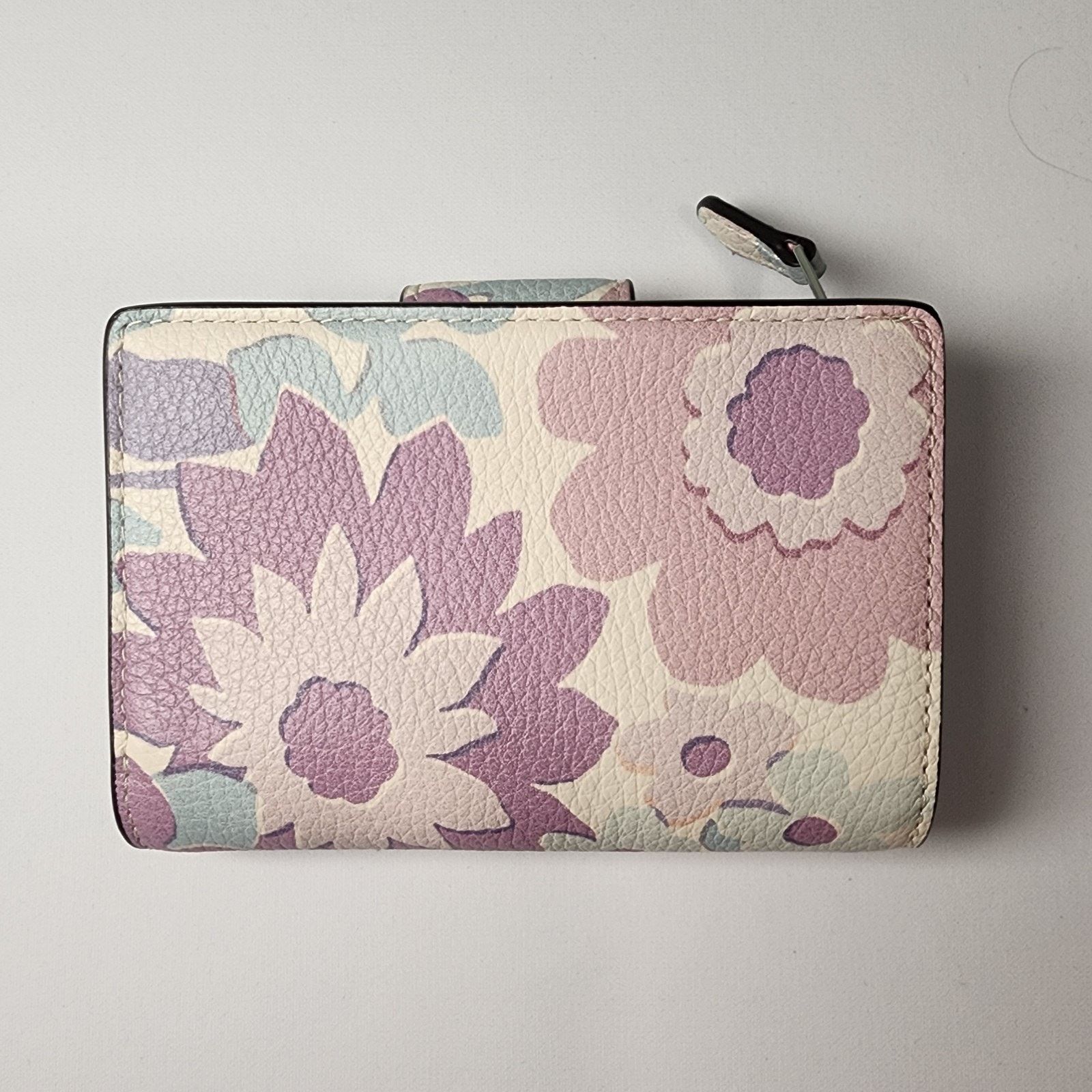 Coach NWT COACH CBO31 Medium Corner Zip Wallet Floral Print v3 Size ONE SIZE - 2 Thumbnail