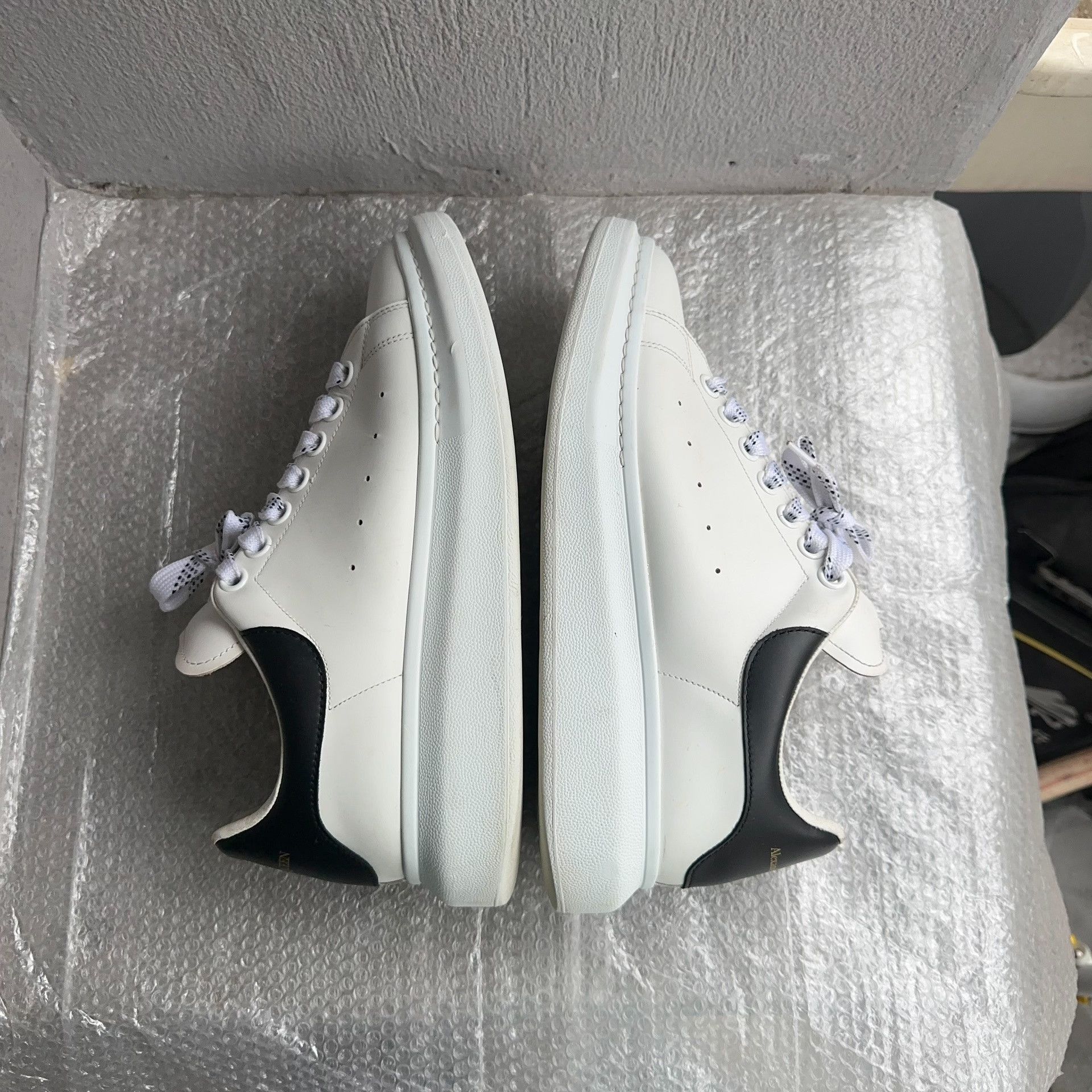 Alexander McQueen Alexander McQueen White Sneakers Size US 8 / EU 41 - 5 Thumbnail