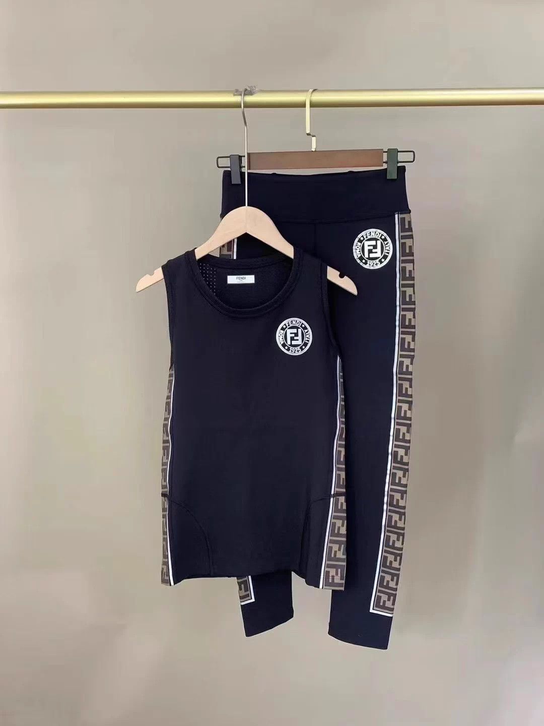 Fendi FENDI Sleeveless Sport Tracksuit New 42/38 AC419 Size XS / US 0-2 / IT 36-38 - 2 Thumbnail