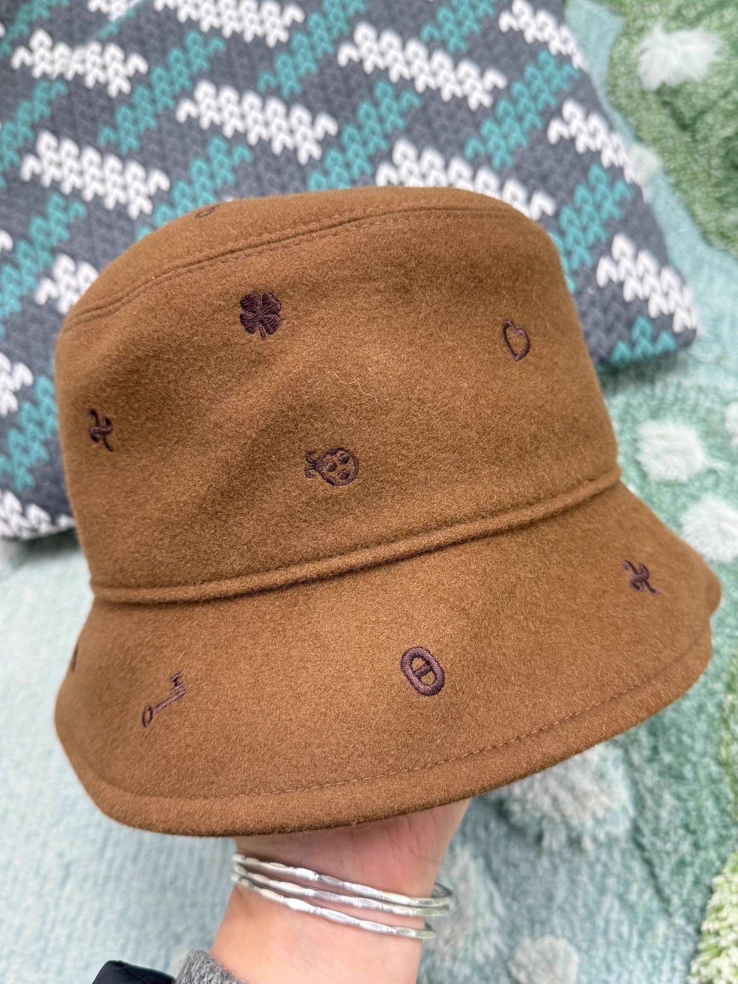 Hermes Hermes Khaki Embroidered Cashmere Fisherman Hat 57 Size ONE SIZE - 2 Thumbnail