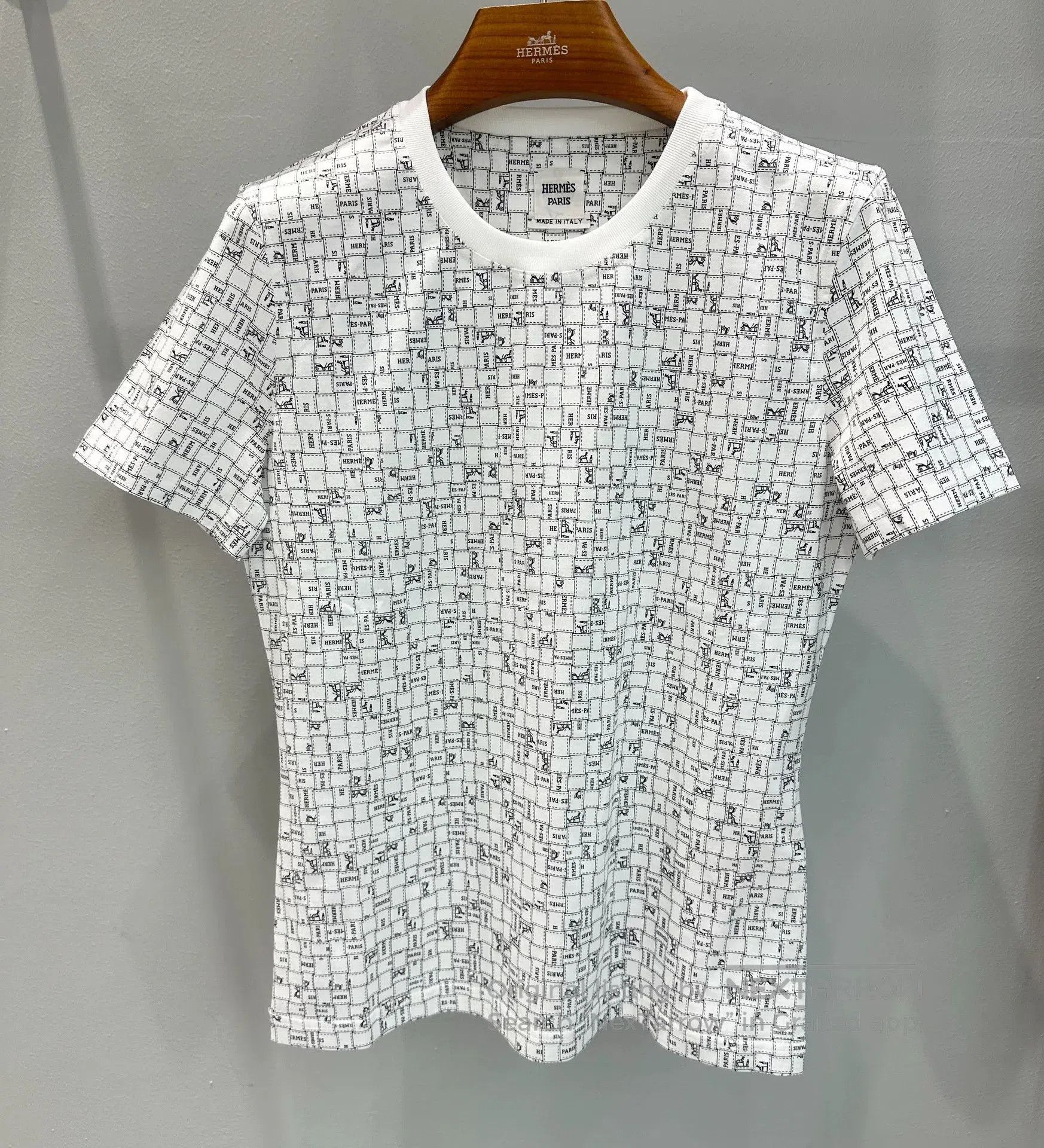 Hermes Hermes Women's Carriage Detail Short. Size US M / EU 48-50 / 2 - 1 Thumbnail