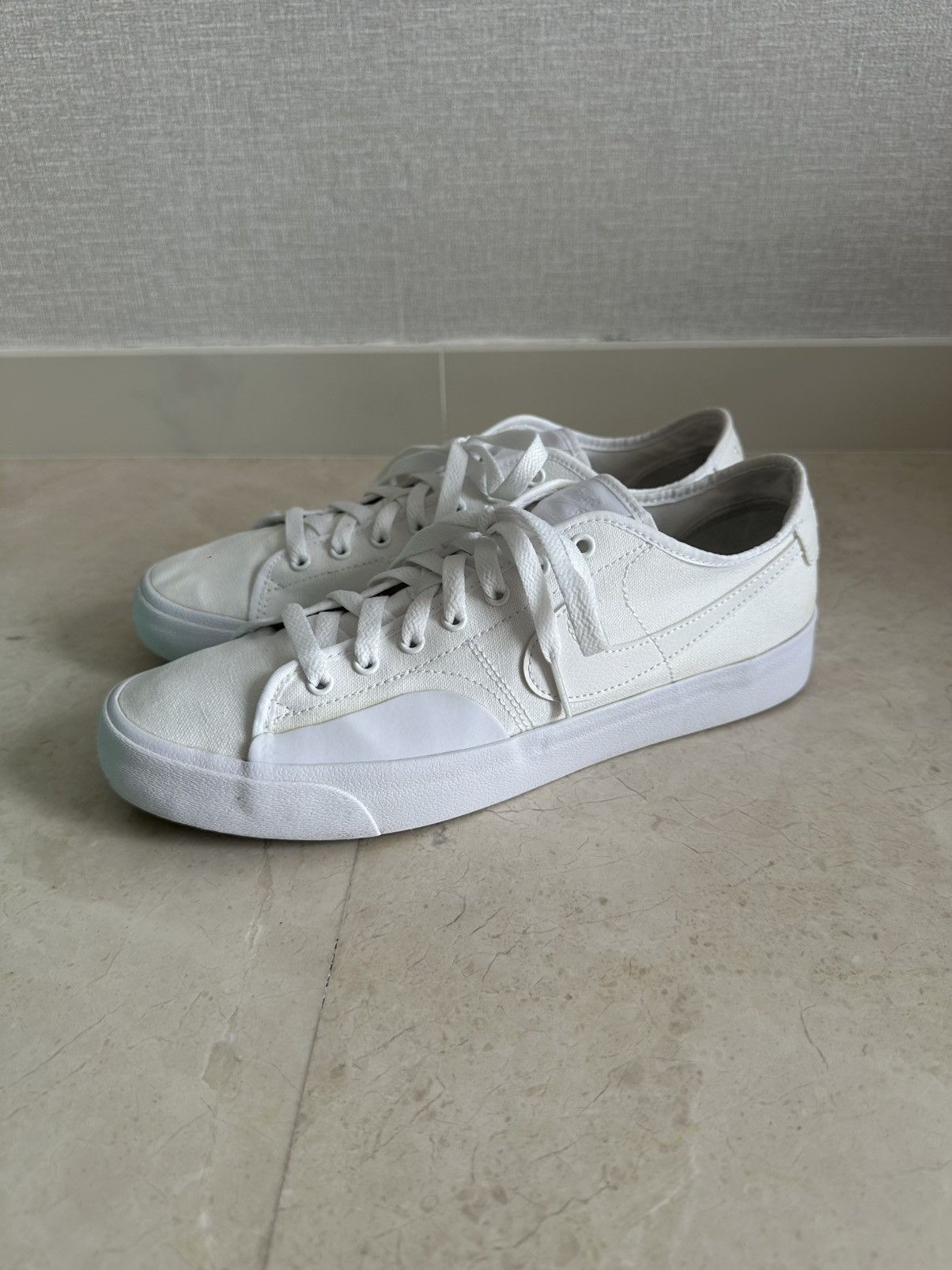 Nike SB Blazer Court Size US 9 / EU 42 - 2 Thumbnail