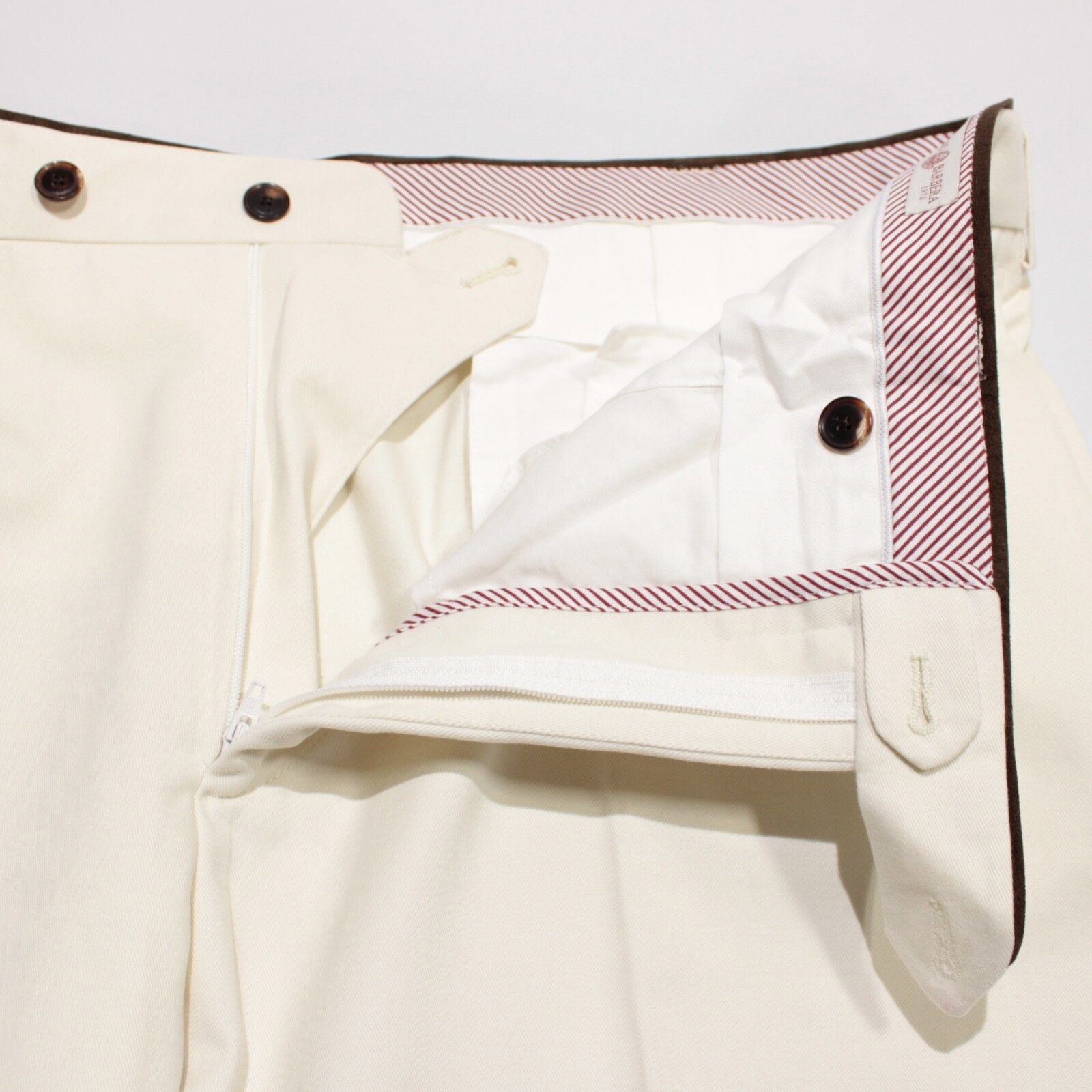 Luciano Barbera Luciano Barbera New with tags Chino Size 42 US In Beige Size US 42 / EU 58 - 3 Thumbnail