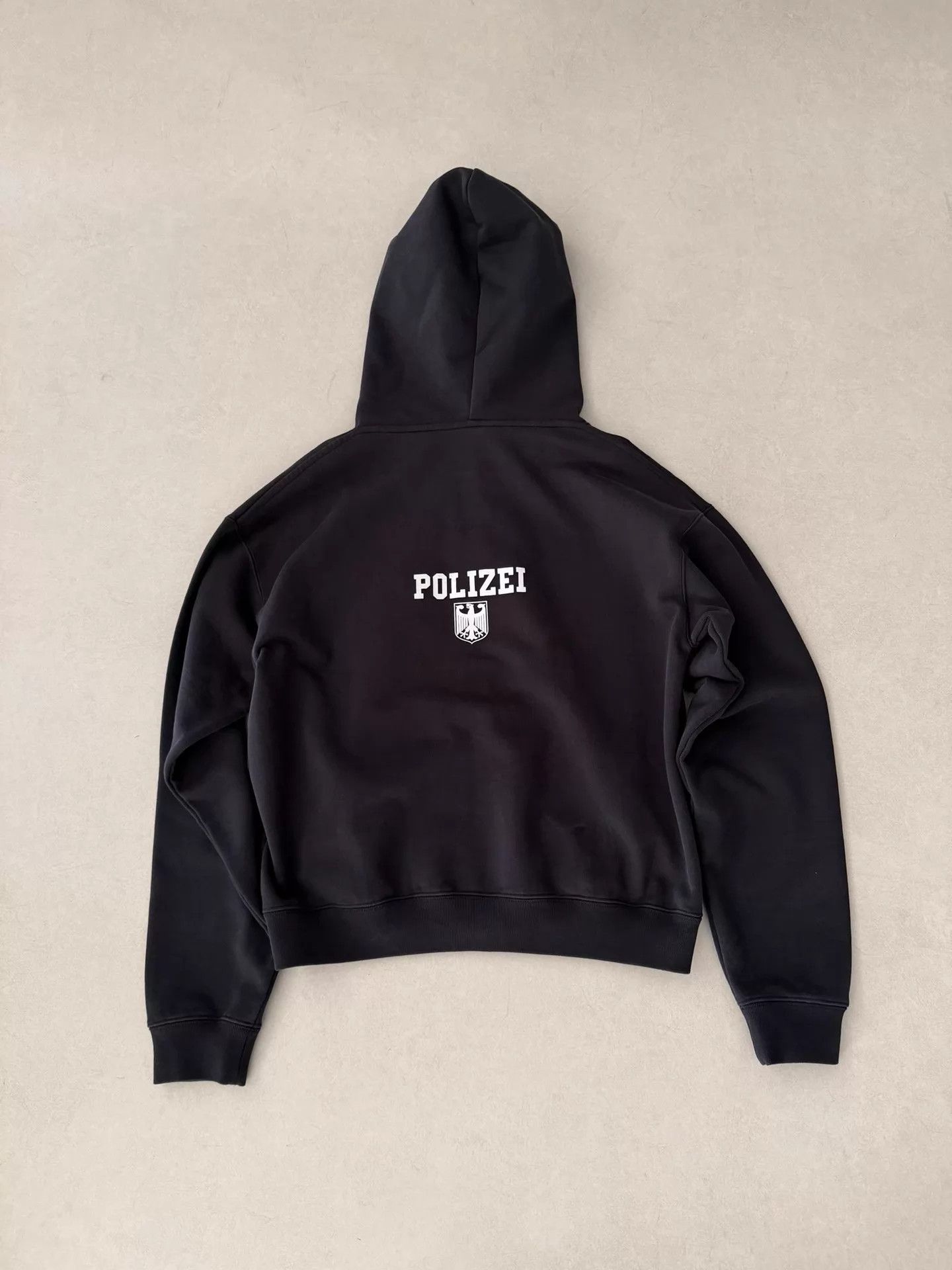 Vetements Vetements 25ss Polizei Eagle Shield Boxy Short Zip S Hoodie Size US S / EU 44-46 / 1 - 5 Thumbnail