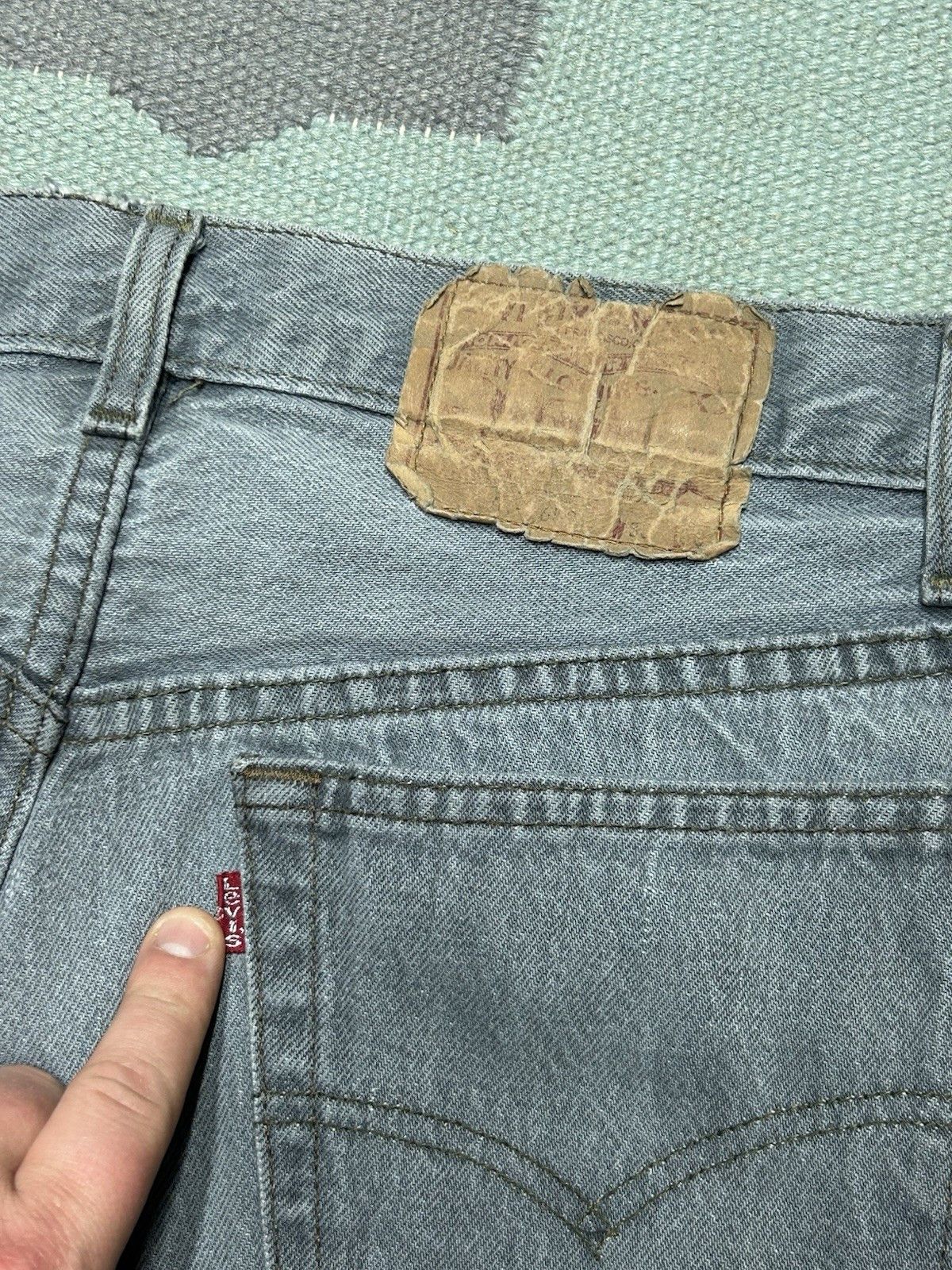 Vintage Vintage 80s Levi’s 501 jeans gray faded black made USA 31x30 Size US 31 - 5 Thumbnail