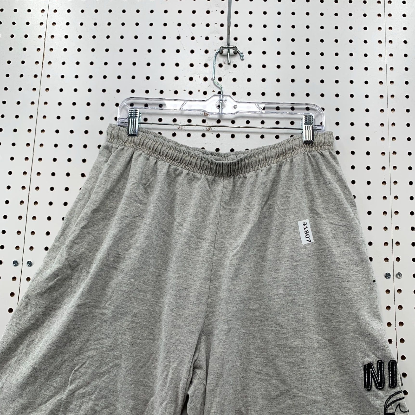 Nike VINTAGE Nike Basketball Shorts Men L Gray Embroidered Swoosh 32x9.5 90s Black Tag Athletic Size US 33 - 5 Thumbnail