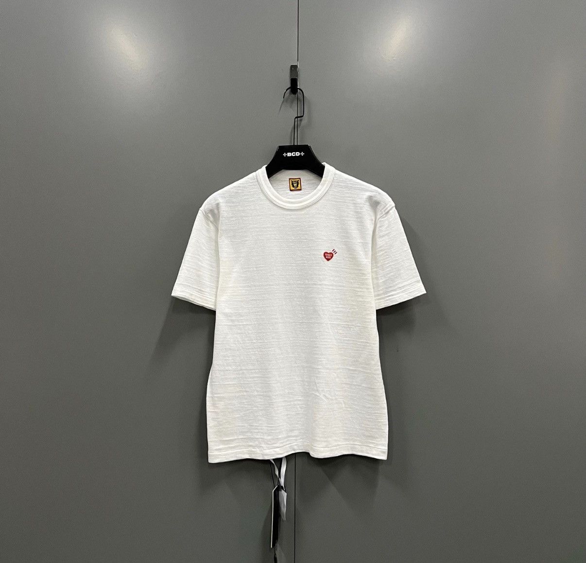 Human Made Human Made White Heart Embroidered Short Sleeve Tee J41 Size US M / EU 48-50 / 2 - 1 Thumbnail