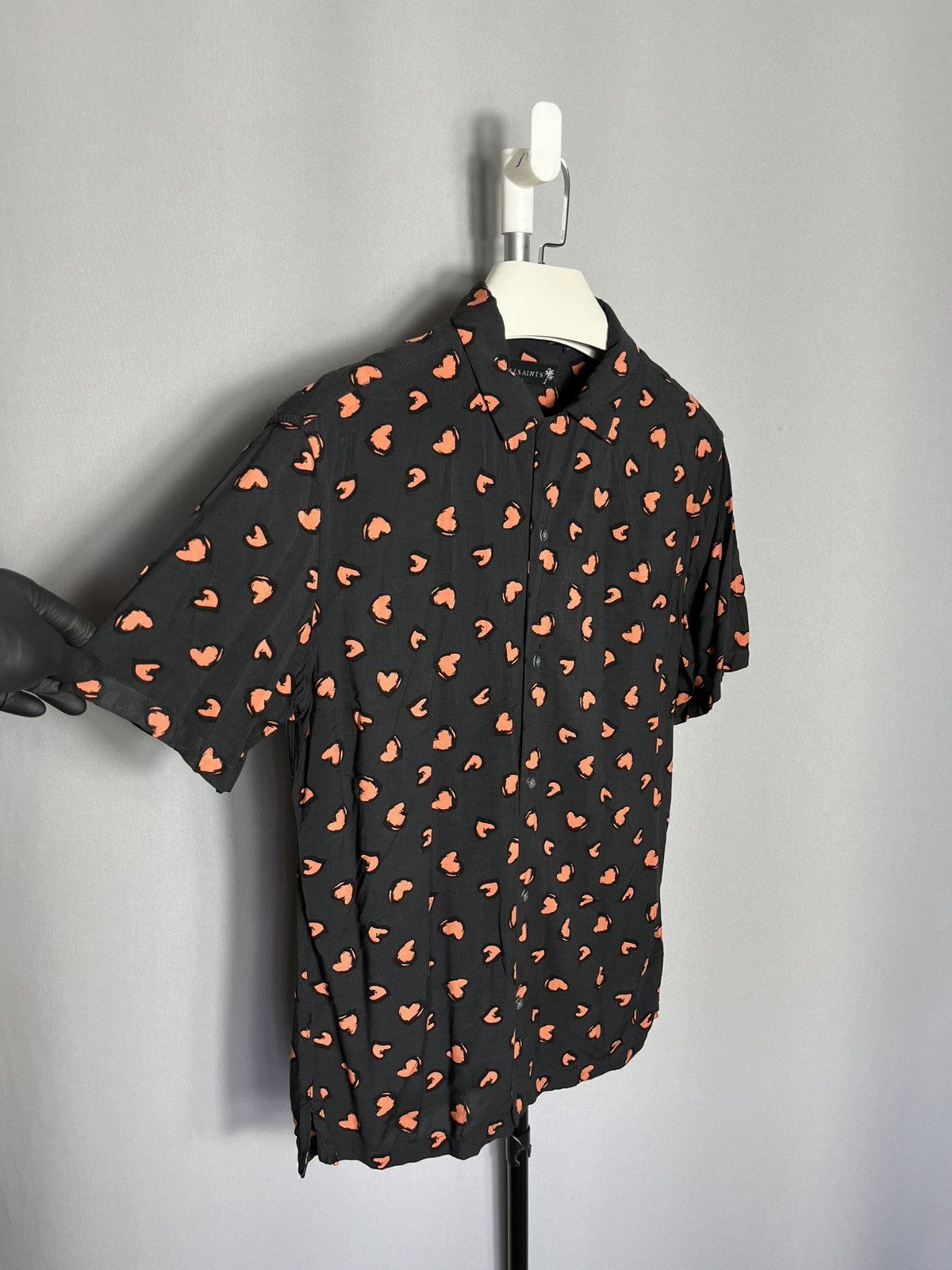 Allsaints Allsaints romanza ss shirt viscose mens heart monogram shirt Size US S / EU 44-46 / 1 - 2 Thumbnail