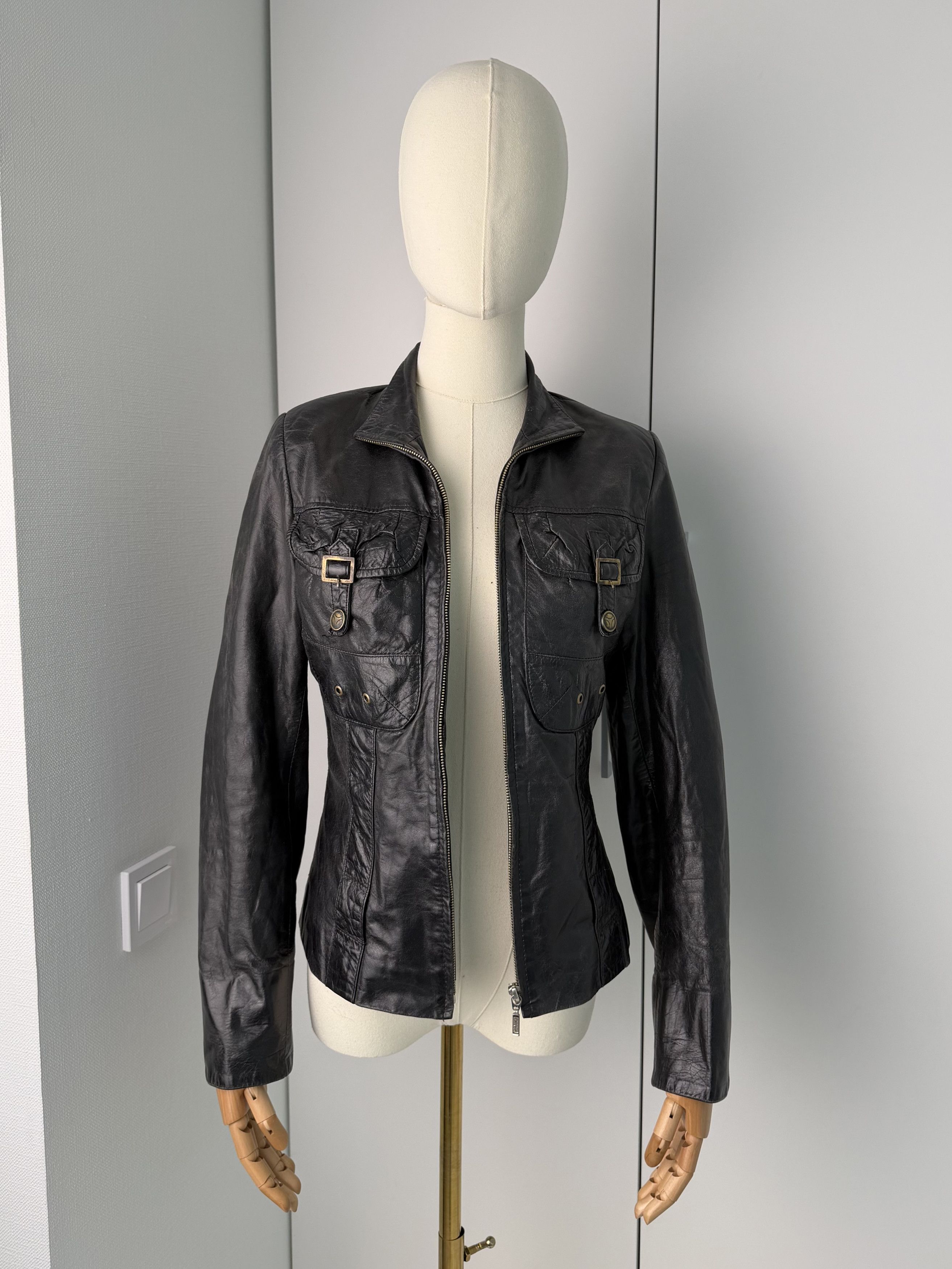 Vintage Vintage Leather Jacket Women's Fitted Zip Up Biker Style Size XS / US 0-2 / IT 36-38 - 3 Thumbnail