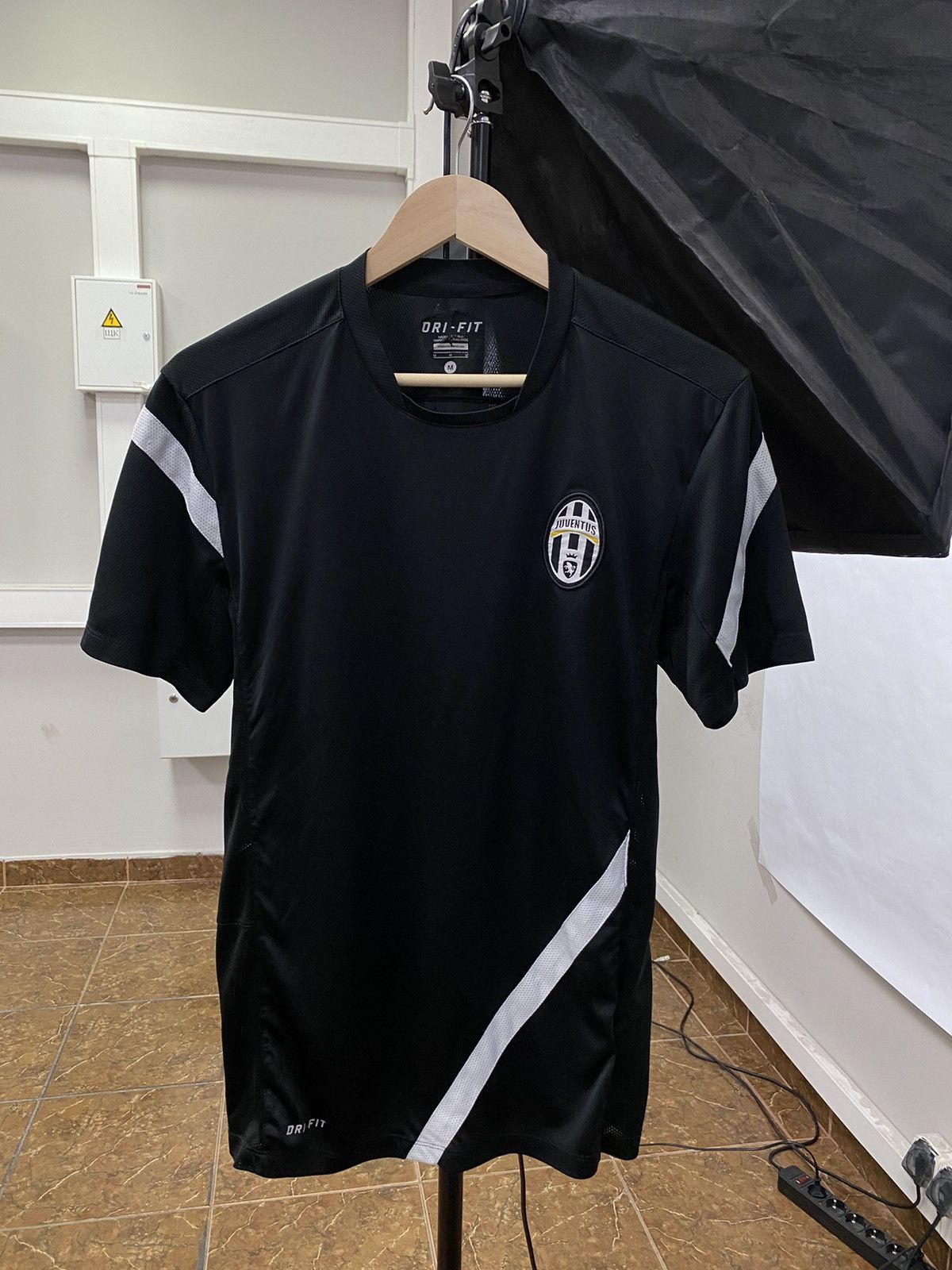 Nike 🇮🇹 Vintage 90s Nike Juventus Soccer Jersey Rare Retro Y2K Size US M / EU 48-50 / 2 - 1 Thumbnail