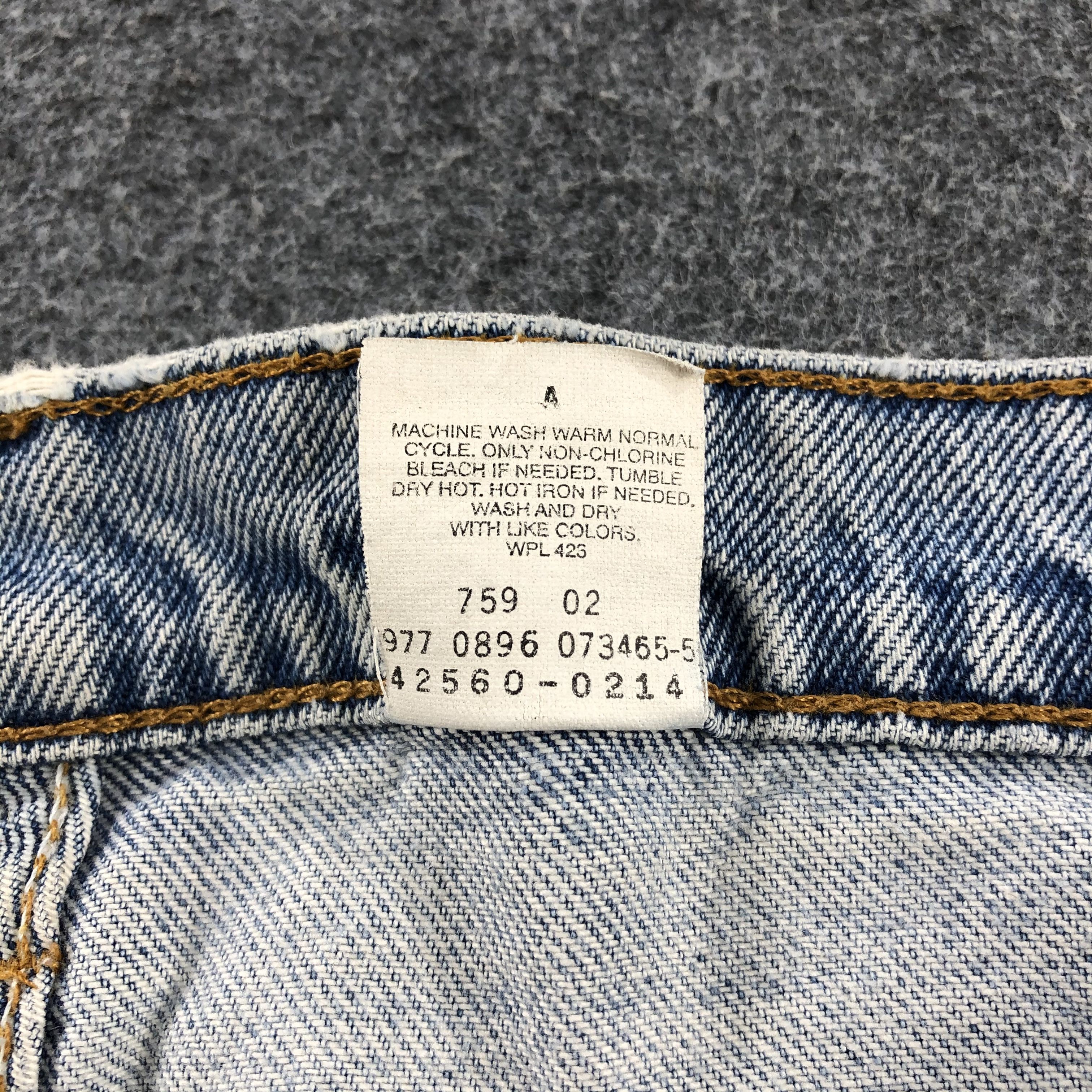 Levi's × Vintage Vintage 90s Light Wash Levis 560 Jeans-JM1771 Size US 37 - 11 Thumbnail