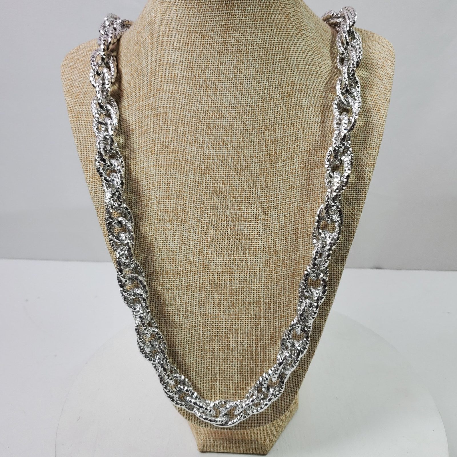 The Unbranded Brand Bling Beveled BIG Statement Chain Silver Tone 32 Inch Size ONE SIZE - 2 Thumbnail
