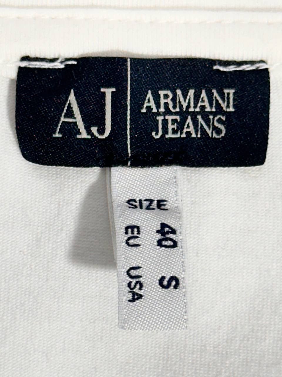 Armani Women's t-shirt from the Armani brand, white Size M / US 6-8 / IT 42-44 - 8 Thumbnail