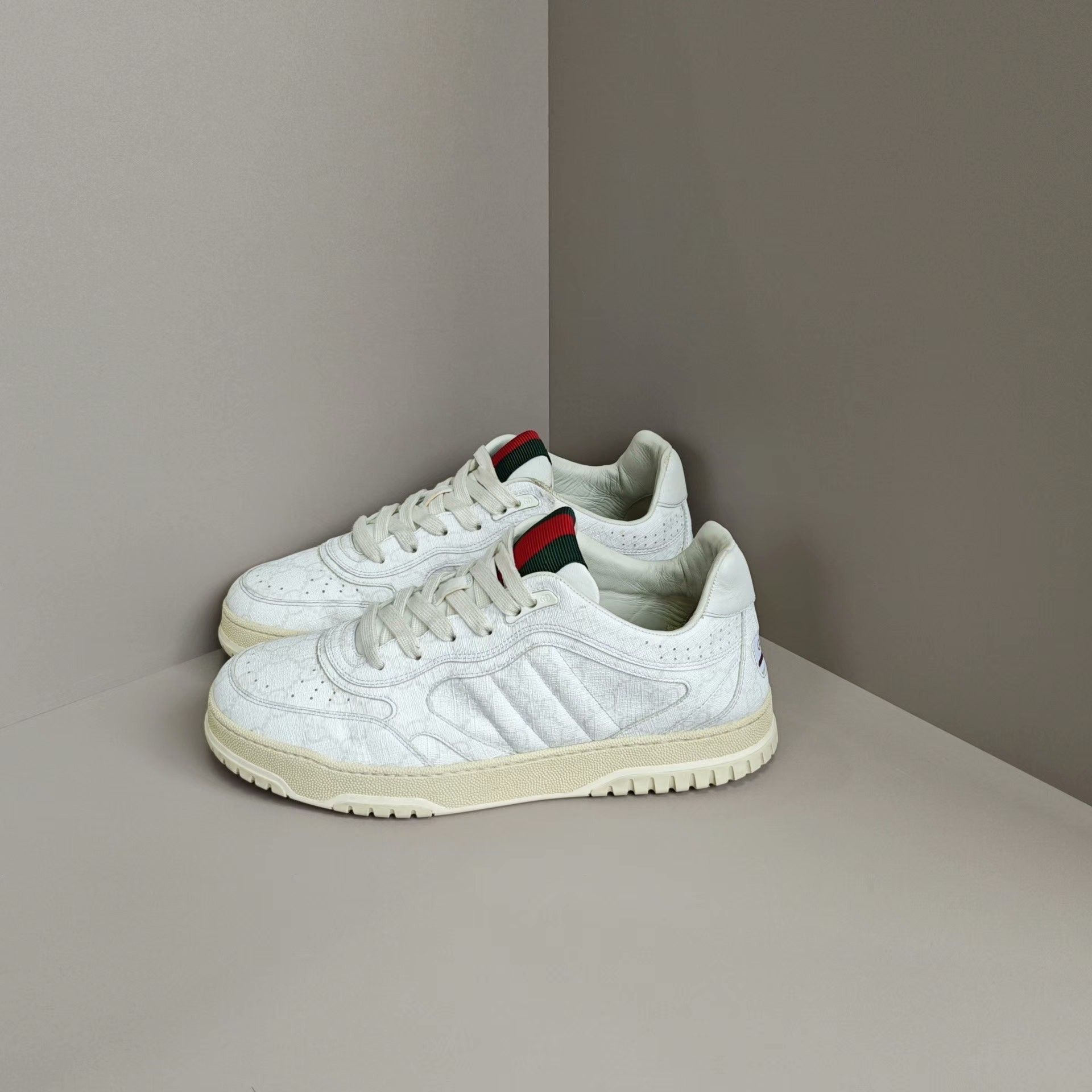 Gucci Gucci Lowtop Sneakers 9 Men Size US 9 / EU 42 - 1 Thumbnail
