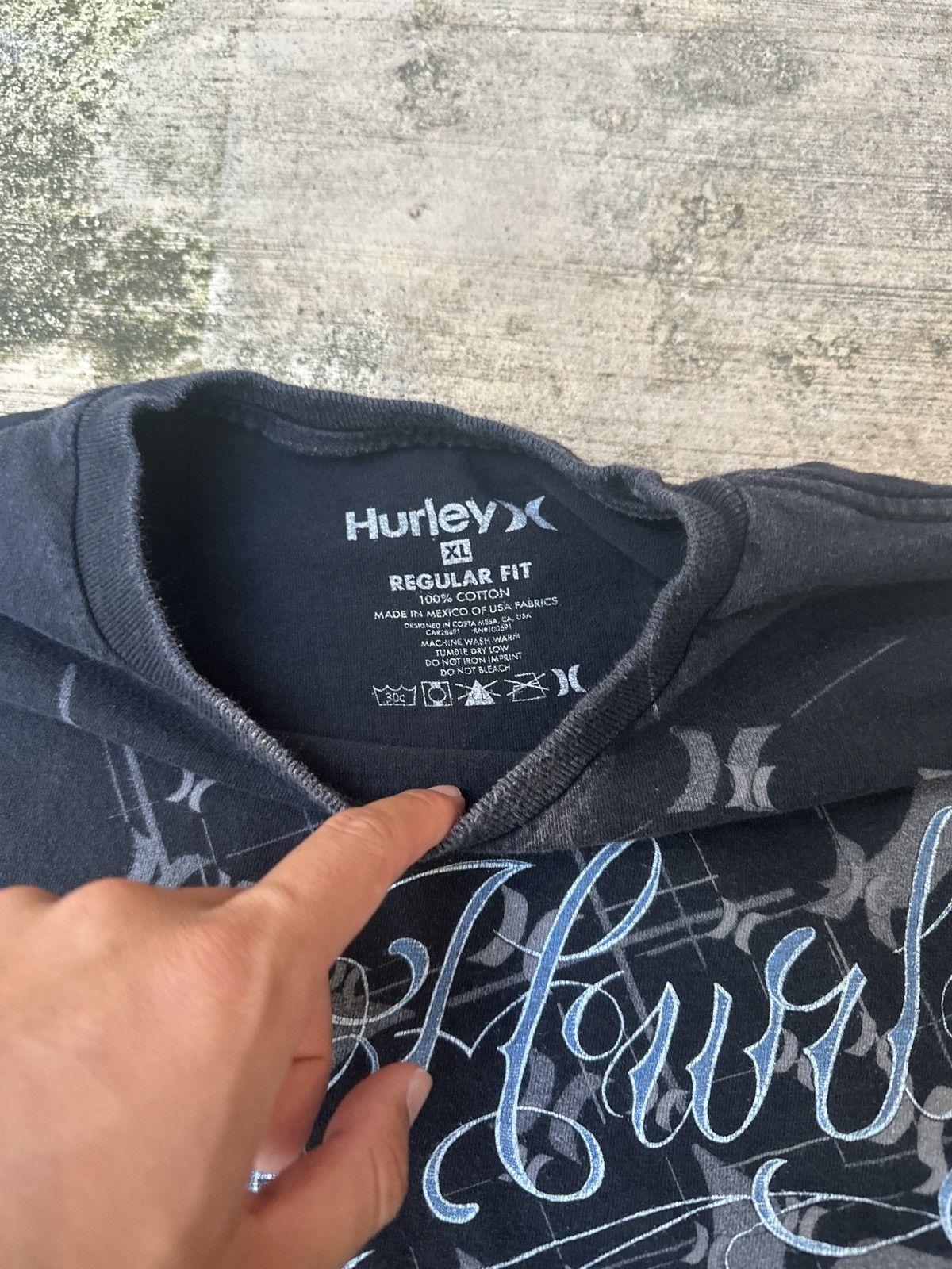 Hurley × Vintage Y2k 2000s Cyber Hurley Tribal Affliction Surfwear Black tee Size US XL / EU 56 / 4 - 2 Thumbnail