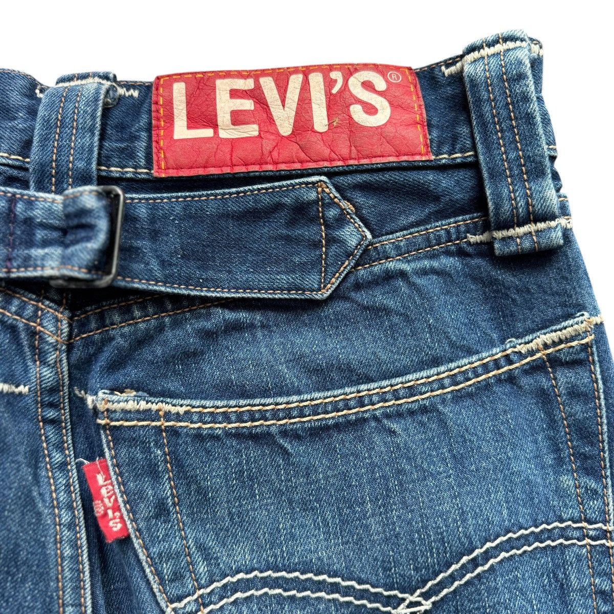 Levi's INSANE 1 of 1 Red Tab Levi’s engineered jeans buckleback y2k Size US 31 - 6 Thumbnail