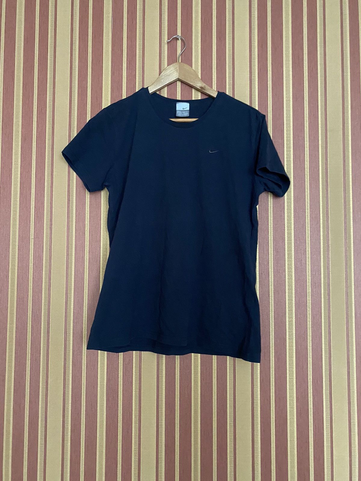 Vintage Vintage Nike t-shirt small swoosh Size US S / EU 44-46 / 1 - 1 Thumbnail