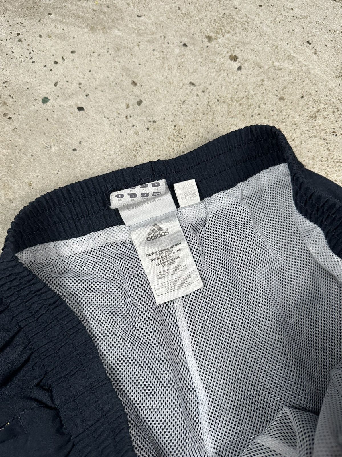 Adidas Vintage Y2K Adidas Baggy Navy Track Pants Loose Size US 36 / EU 52 - 9 Thumbnail