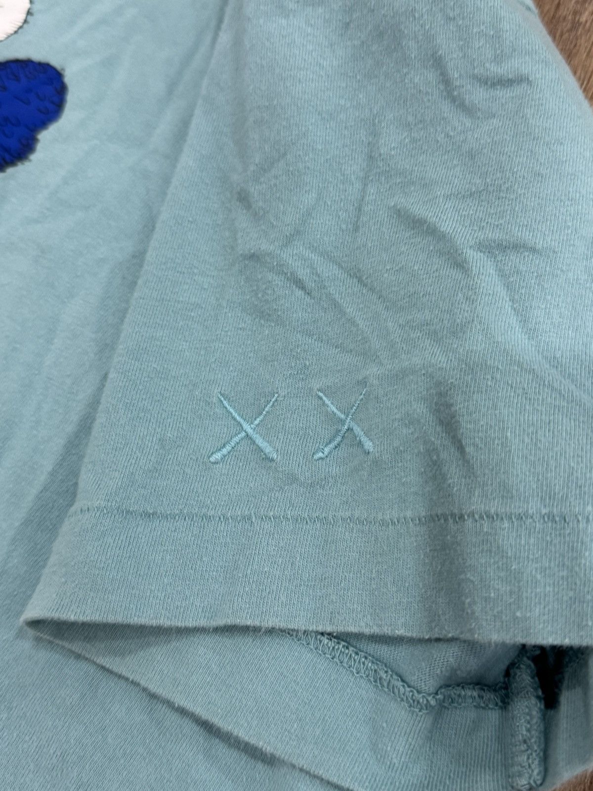 Kaws Uniqlo Kaws T Shirt Size US S / EU 44-46 / 1 - 9 Thumbnail