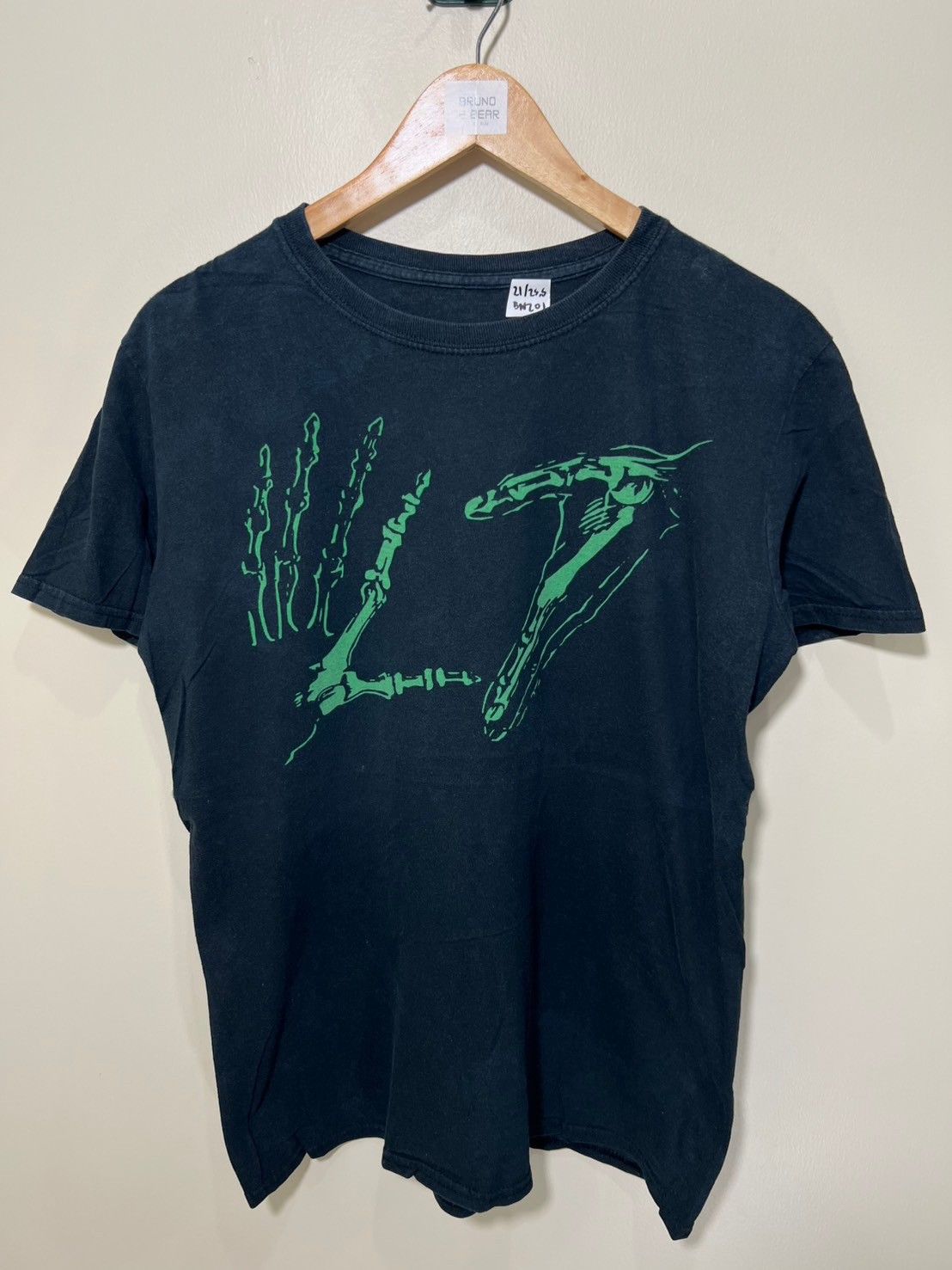 Band Tees L7 Skeleton Hand shirt Size US M / EU 48-50 / 2 - 3 Thumbnail