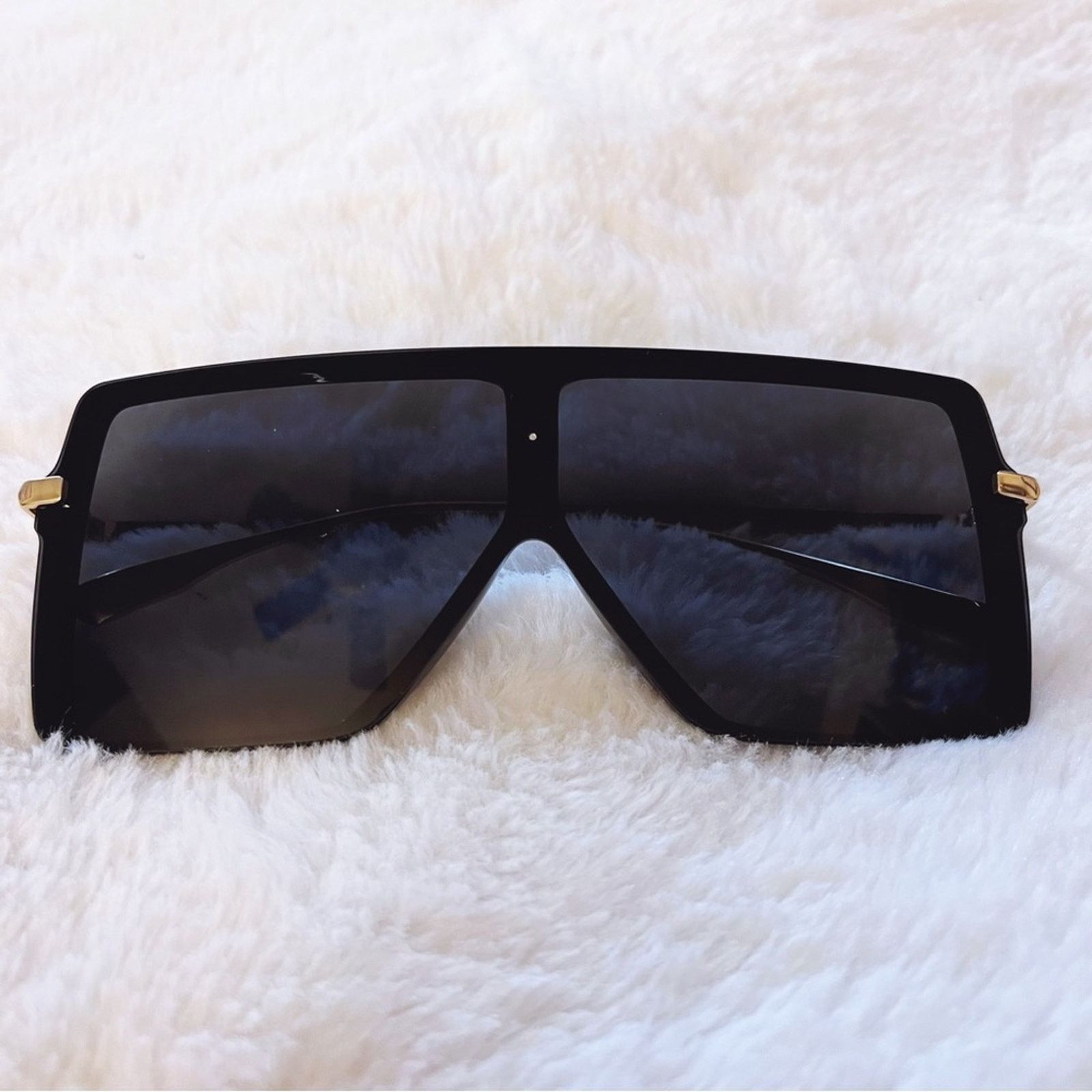 Other Ariel Black Rectangle Shield Oversize Sunglasses Size ONE SIZE - 1 Thumbnail