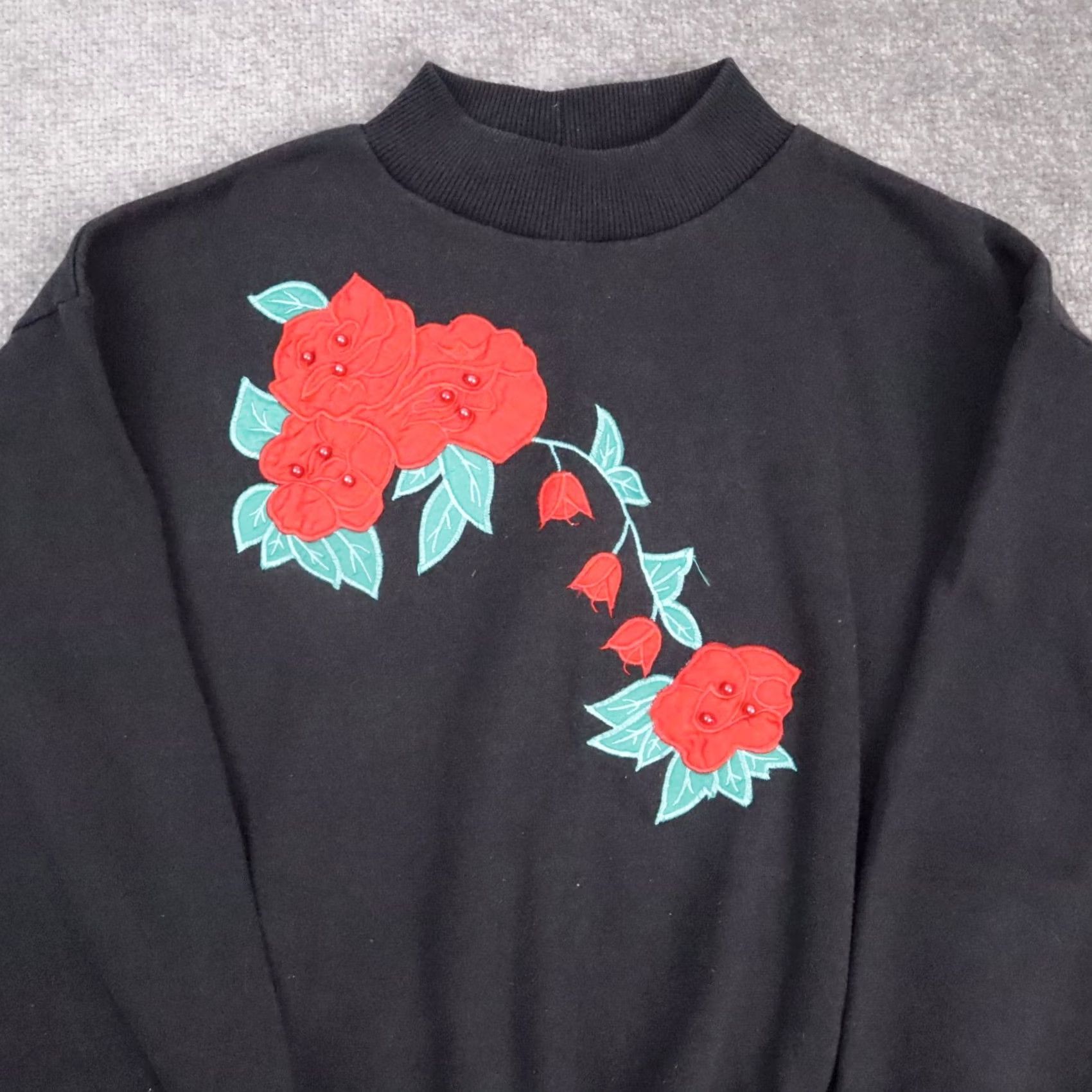 Vintage VINTAGE Gitano Roses Embroidered Black Pullover Sweatshirt Small Women 80s Floral Crew Neck Sweatshirt Ladies Regular Fit Size S / US 4 / IT 40 - 5 Thumbnail