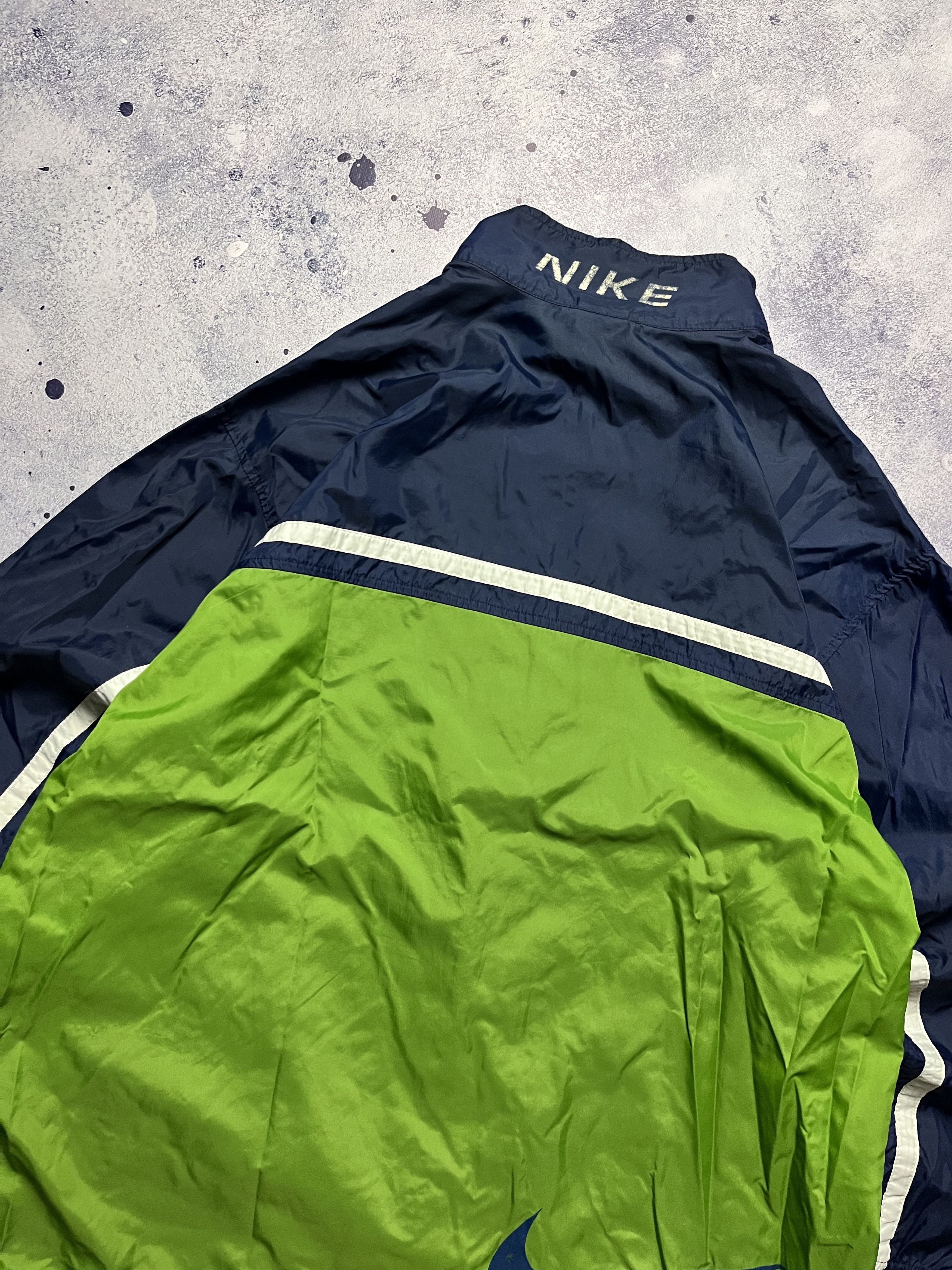 Nike Nike 90's Vintage Oversize Big Logo Windbreaker Light Jacket Size US L / EU 52-54 / 3 - 11 Thumbnail