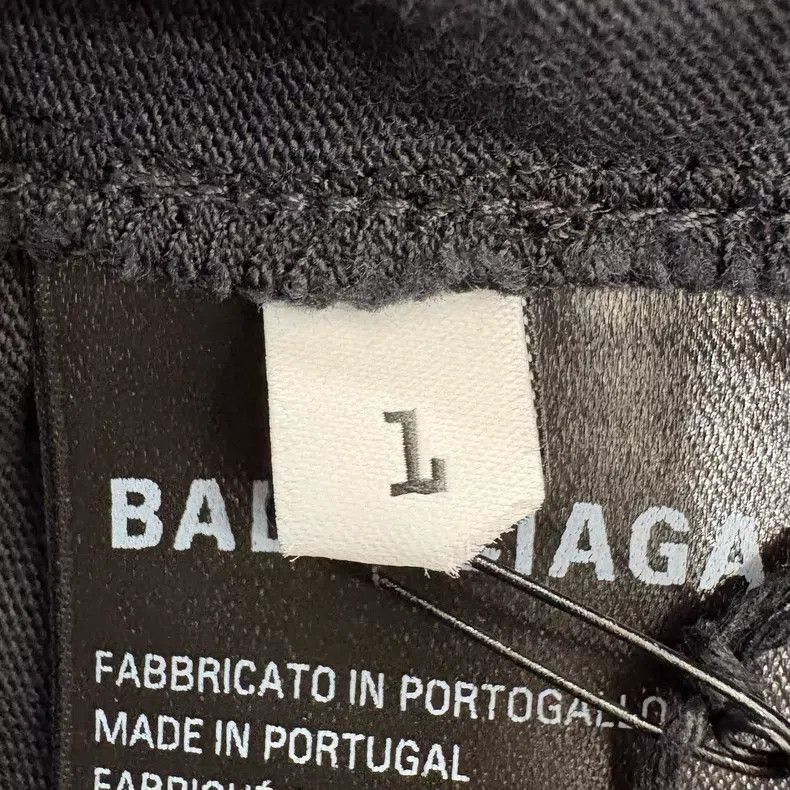 Balenciaga Balenciaga Black Paris Nights Short Sleeve Size US S / EU 44-46 / 1 - 5 Thumbnail