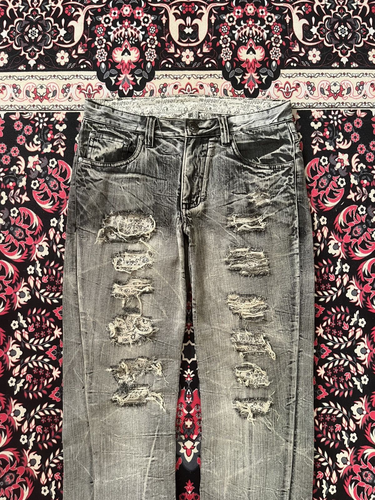 Le Grande Bleu (L.G.B.) ⚡️Trashed⚡️Vintage Japan Grunge Light Grey Distressed Jeans Size US 33 - 3 Thumbnail