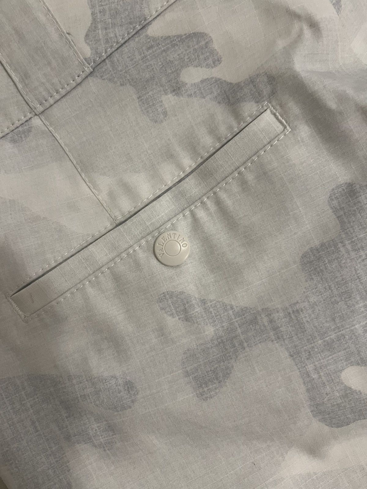Valentino Camo Shorts WV3RDA937N5 Size US 30 / EU 46 - 4 Thumbnail