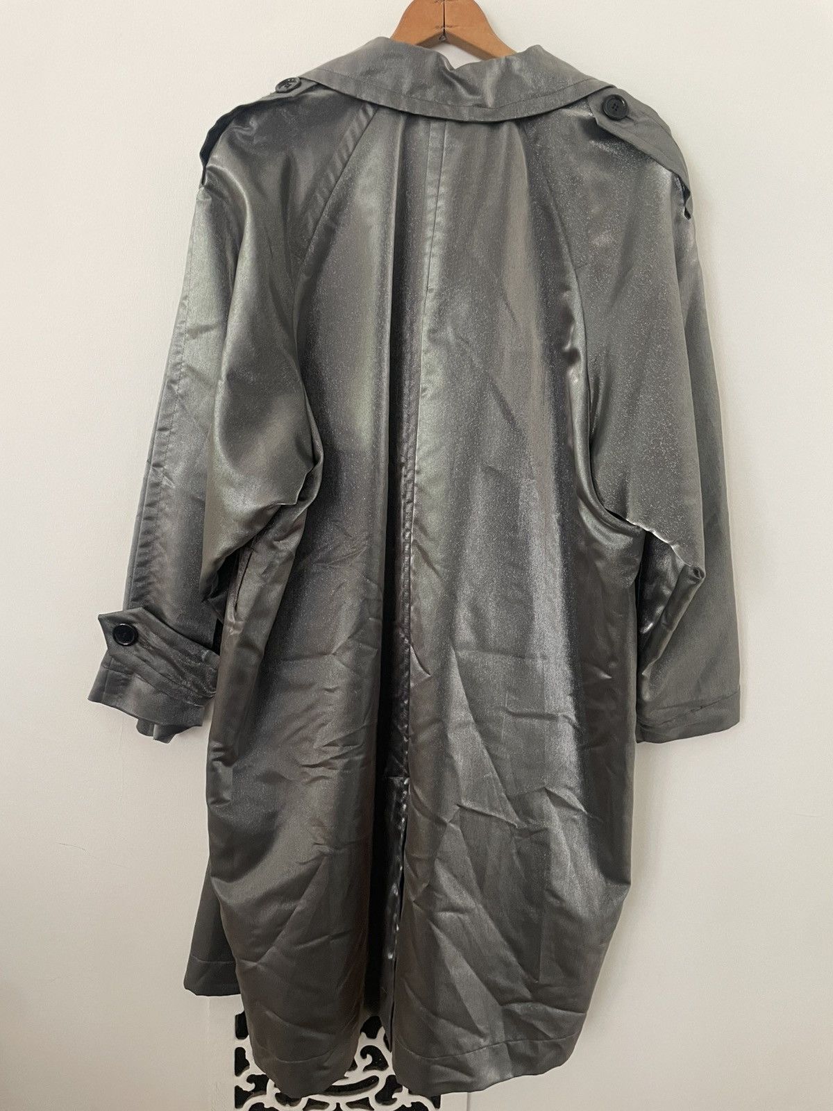 Yves Saint Laurent vintage silver YSL matrix trench coat Size US M / EU 48-50 / 2 - 2 Thumbnail