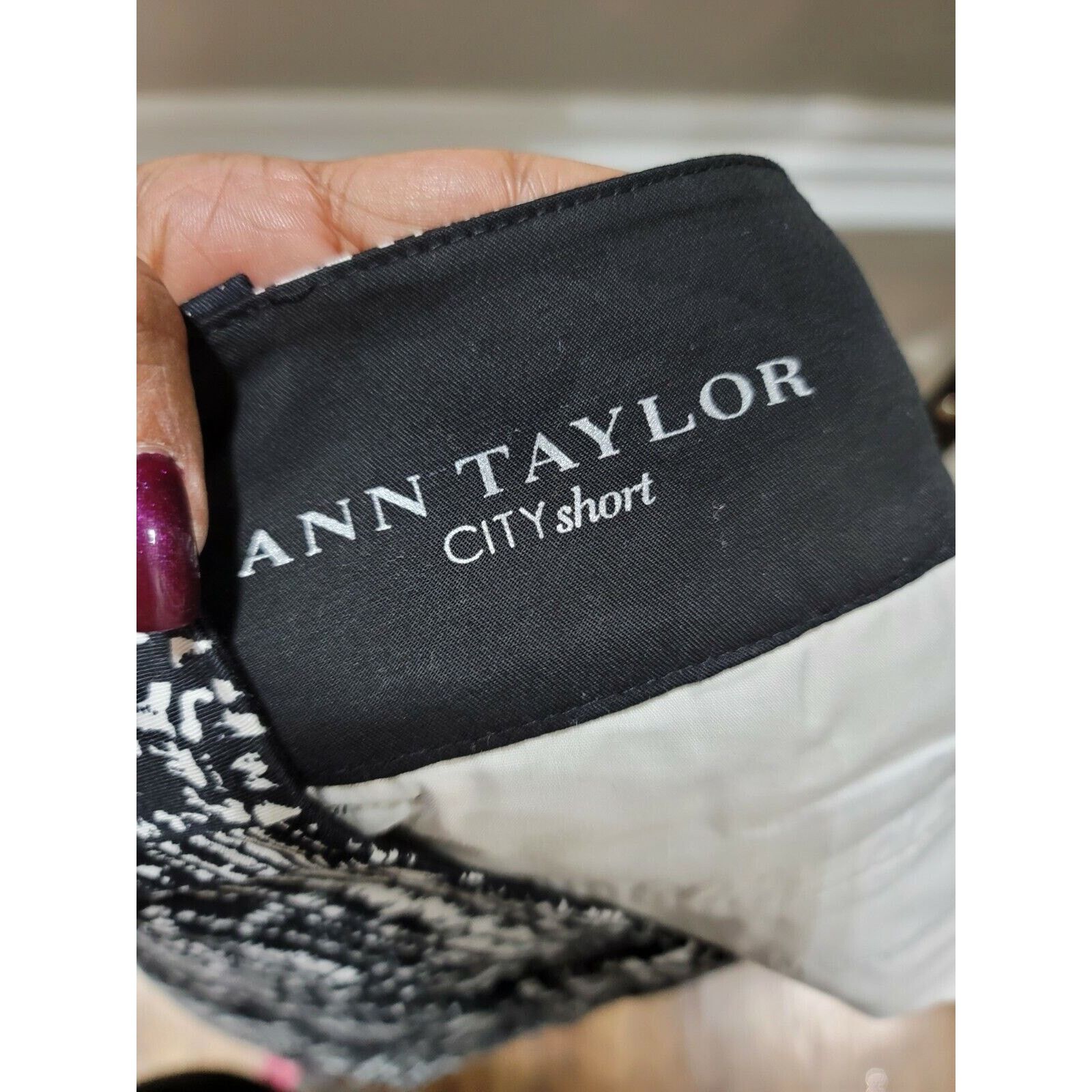 Ann Taylor Ann Taylor Cotton Modern Fit Mid Rise Casual Shorts Size 6 Size 28" / US 6 / IT 42 - 8 Thumbnail