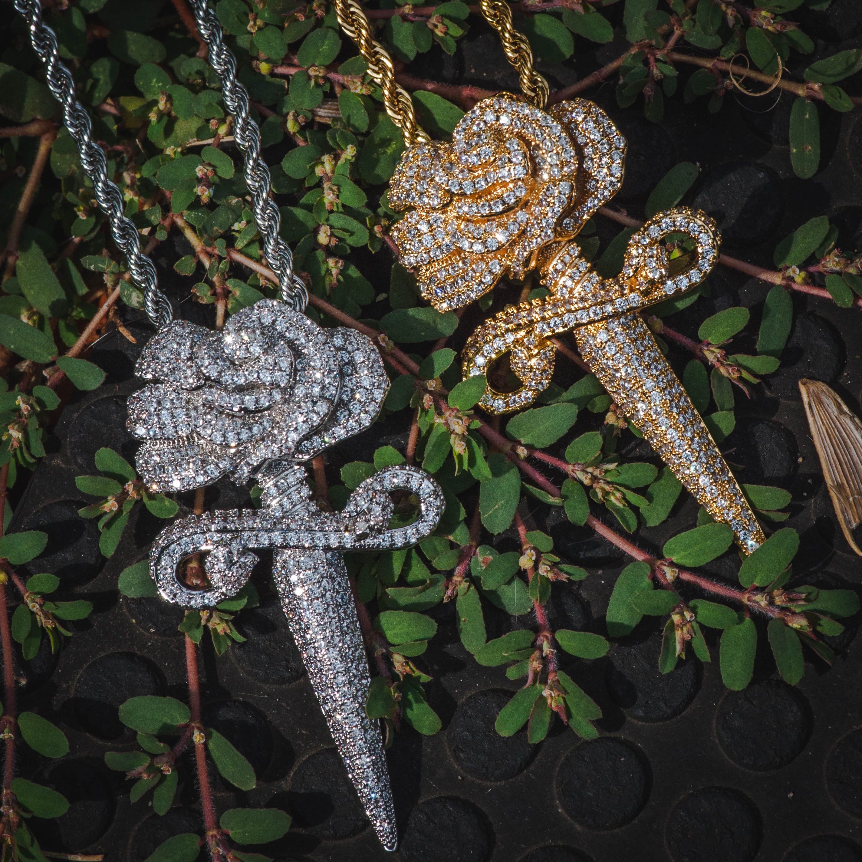 Other 18k White Gold Iced Out Diamond Rose Dagger Necklace Size ONE SIZE - 3 Thumbnail