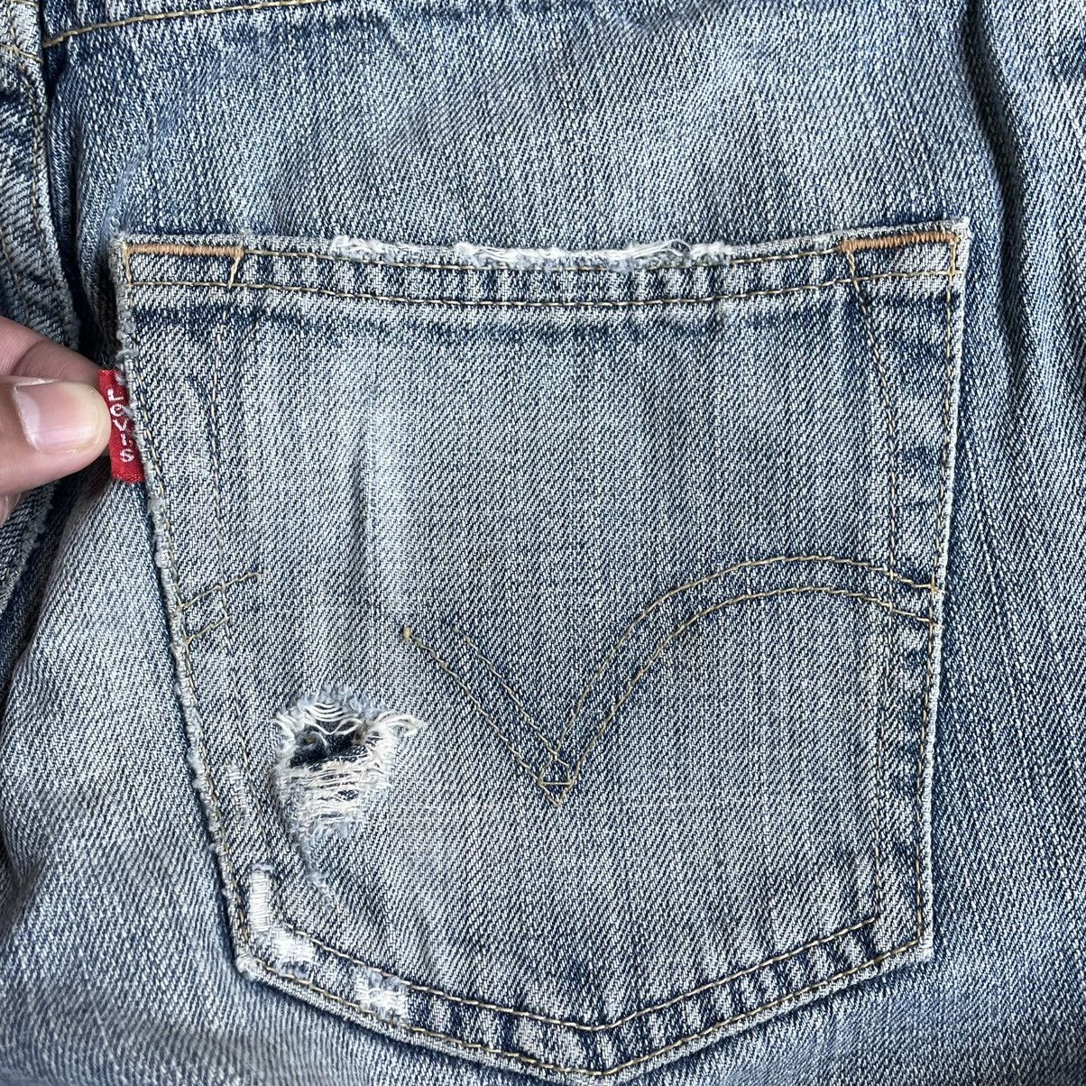 Levi's Vintage Clothing 🔥Vintage Levis Stoned Washed Ripped Distress Denim Jeans Size US 31 - 14 Thumbnail