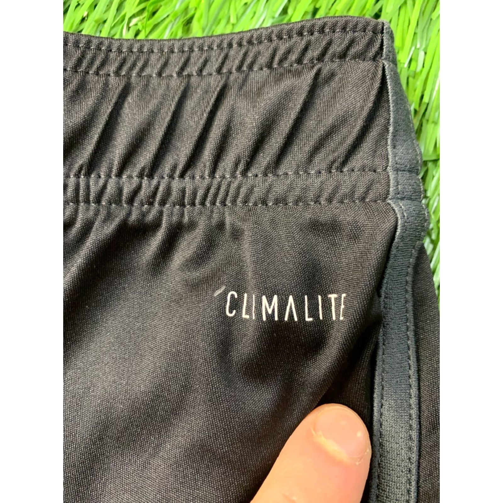 Adidas ADIDAS PERFORMANCE CLIMALITE 2019 MEN SPORT TRAINING SHORTS M Black Gray TRAINING Men Shorts 2019 Adidas Performance CLIMALITE Size US 31 - 7 Thumbnail