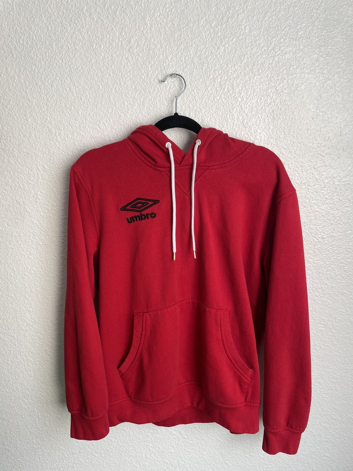 Umbro Vintage Y2K Umbro Essential Logo Hoodie Size Large Size US L / EU 52-54 / 3 - 1 Thumbnail
