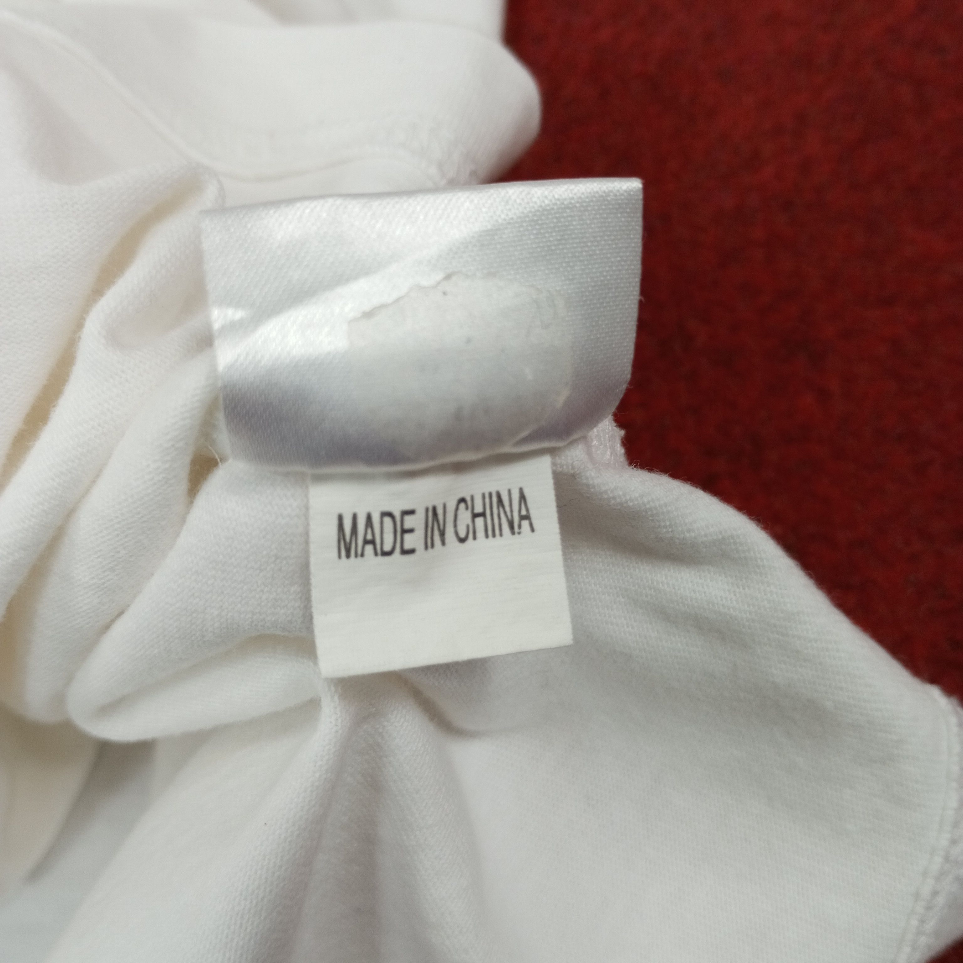 Burberry × Vintage Burberry London Fashion Brand Pocket Design Tshirt Size US M / EU 48-50 / 2 - 11 Thumbnail