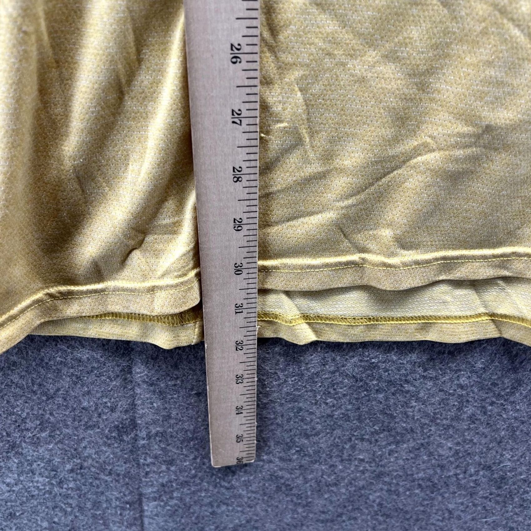 Nike VINTAGE Nike Dri-FIT Shirt Men Large Yellow Knit Polyester Swoosh Logo T-Shirt Size US L / EU 52-54 / 3 - 6 Thumbnail