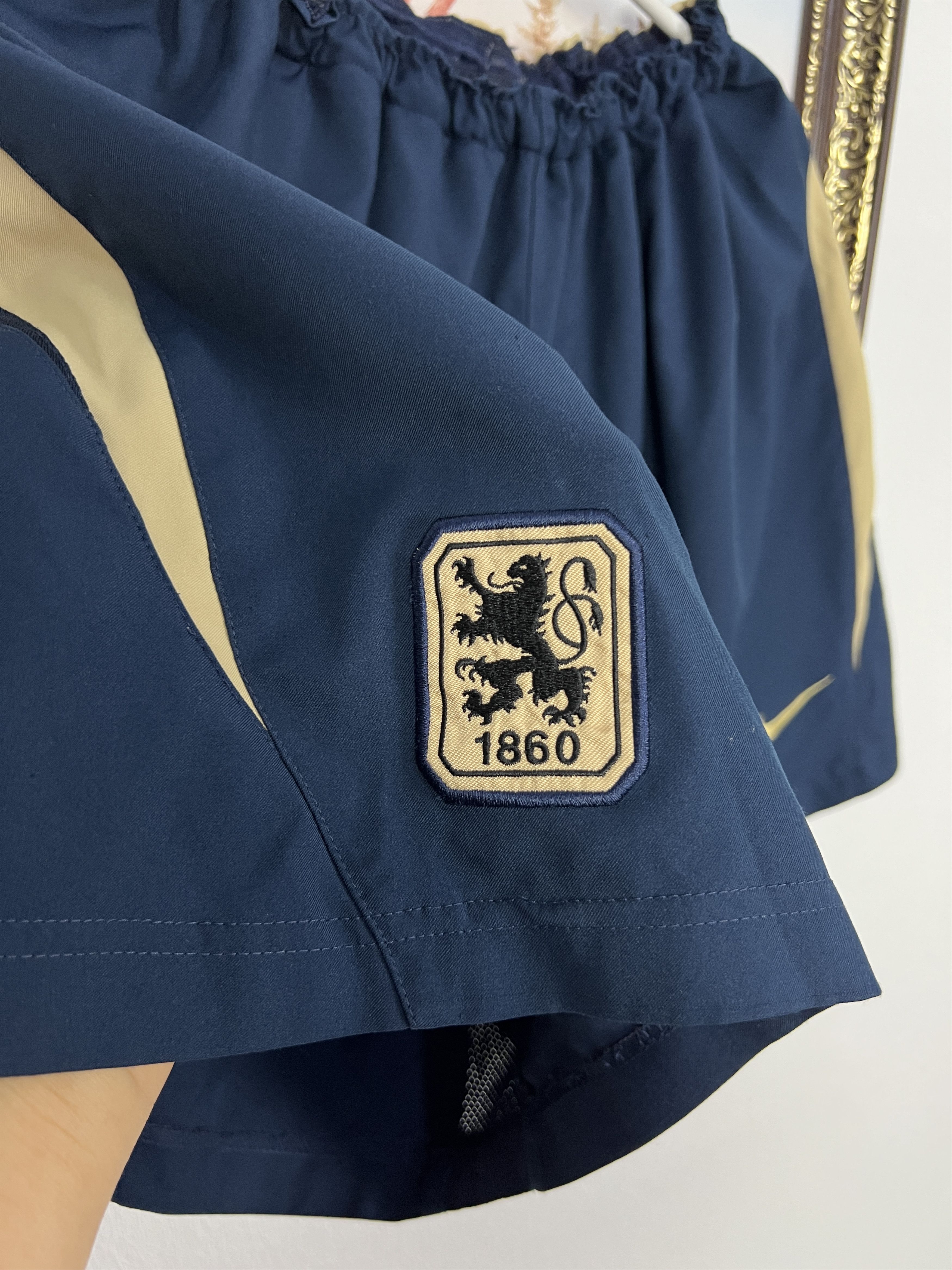 Nike Vintage 1860 Munich Football Shorts Soccer Athletic Rare Size US 32 / EU 48 - 3 Thumbnail