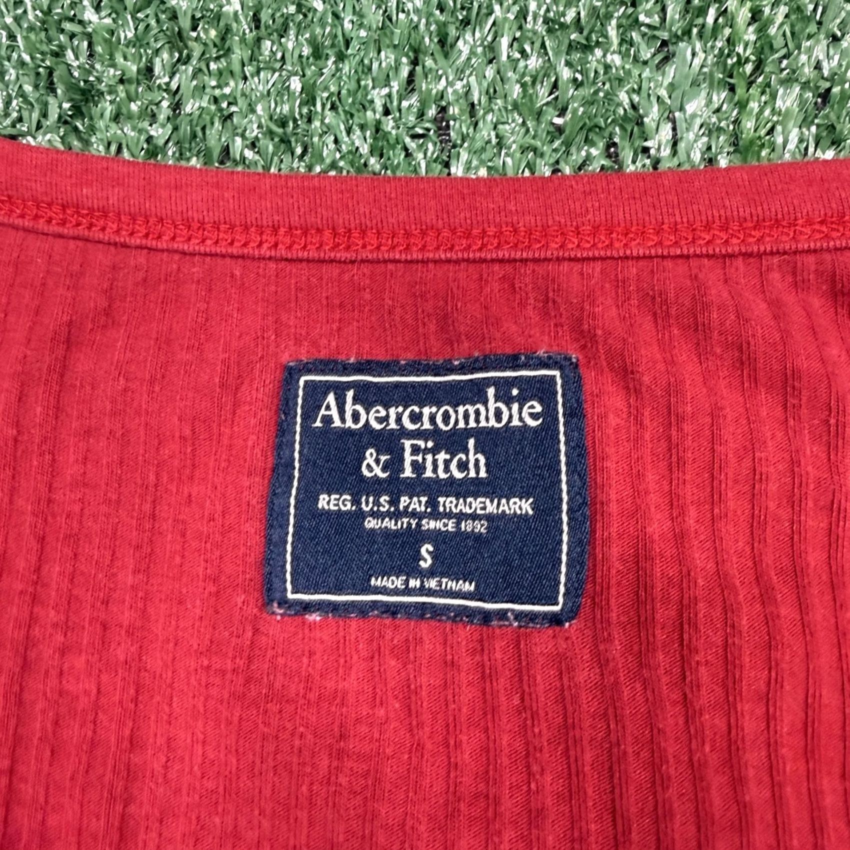 Abercrombie & Fitch VINTAGE Abercrombie & Fitch Women's Shirt S Red Long Sleeve Henley Size S / US 4 / IT 40 - 4 Thumbnail
