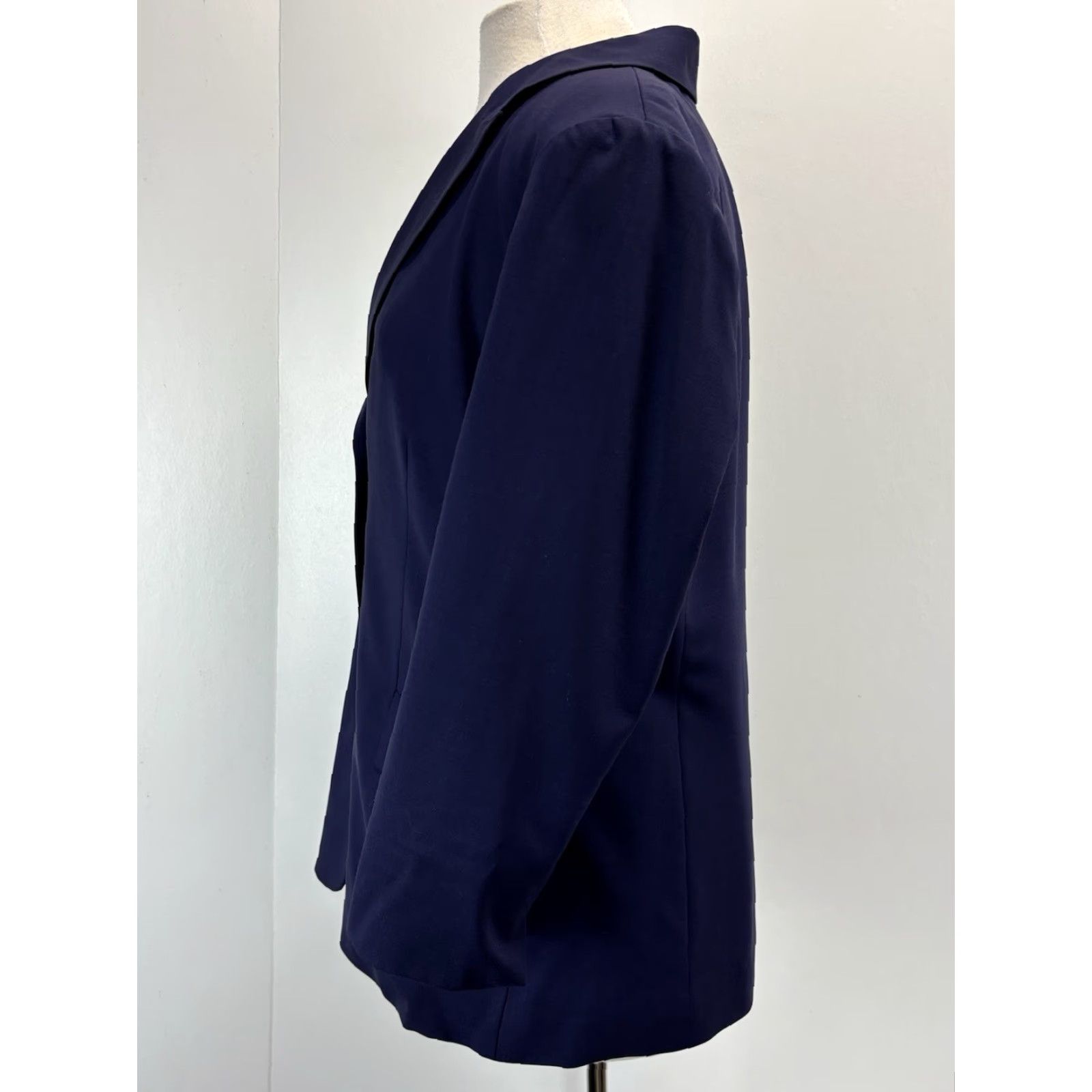 Vintage MM Lafleur Carson Blazer Jacket Women’s 14 Navy Wool Blend Blazer Career Basic Work Staple Two-Button Long Sleeve Regular Size 14 Womens Size XL / US 12-14 / IT 48-50 - 2 Thumbnail