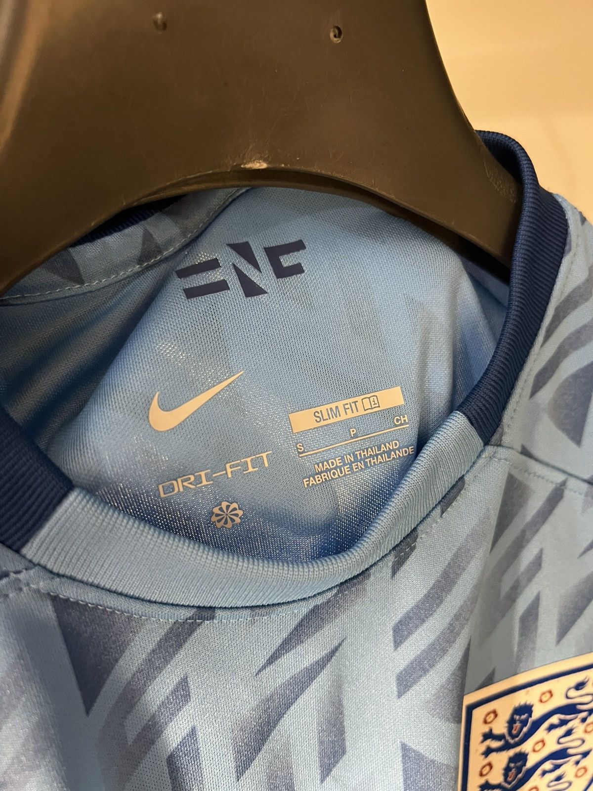 Vintage VERY RARE NIKE ENGLAND DESIGNER SOCCER JERSEY MANCHESTER Y2K Size US S / EU 44-46 / 1 - 7 Thumbnail