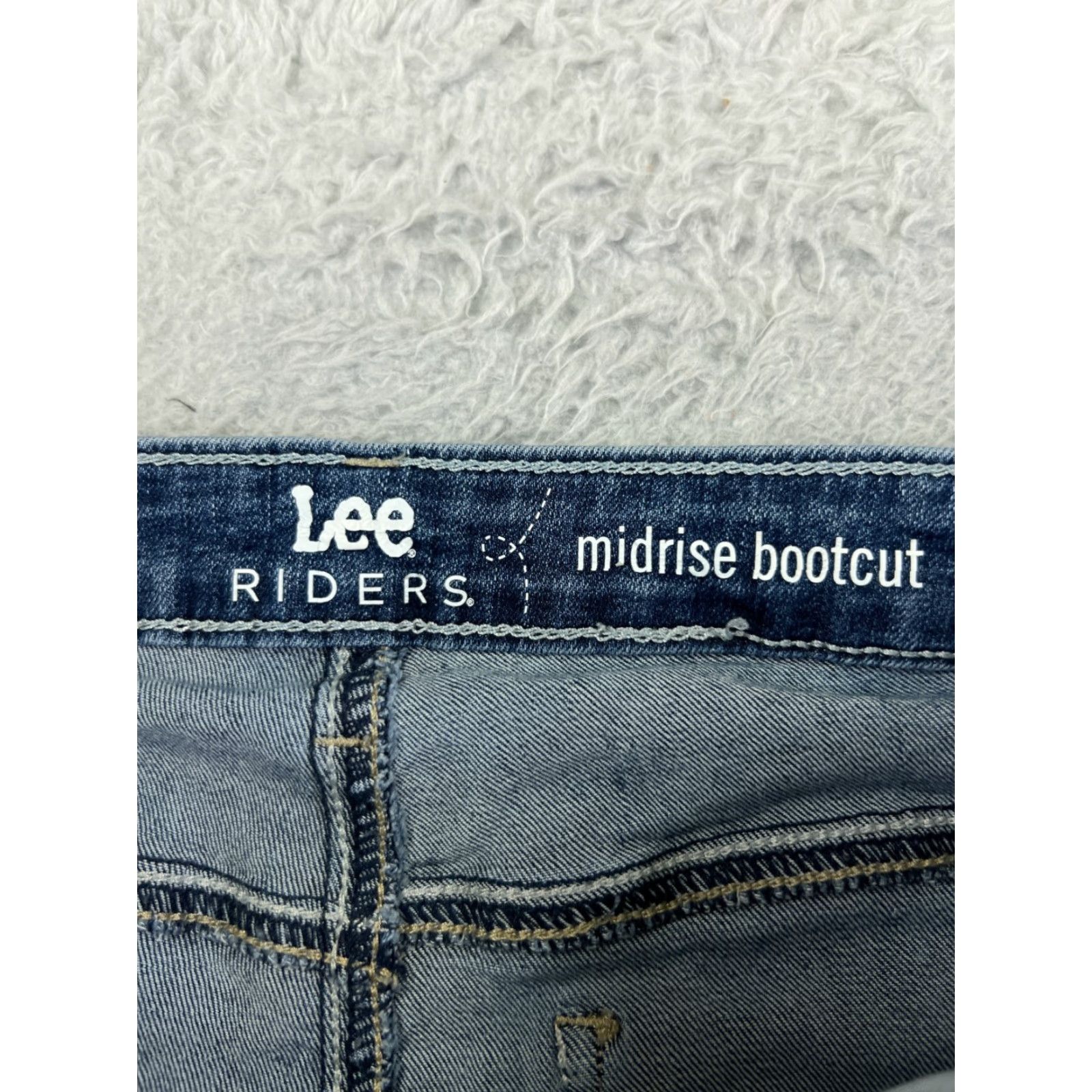 Lee Lee Jeans Women's Blue Denim Straight Low Rise Cotton 27x28 Regular 6 Inseam 28 Pockets Button Logo USA Made Jeans Size 28" / US 6 / IT 42 - 3 Thumbnail