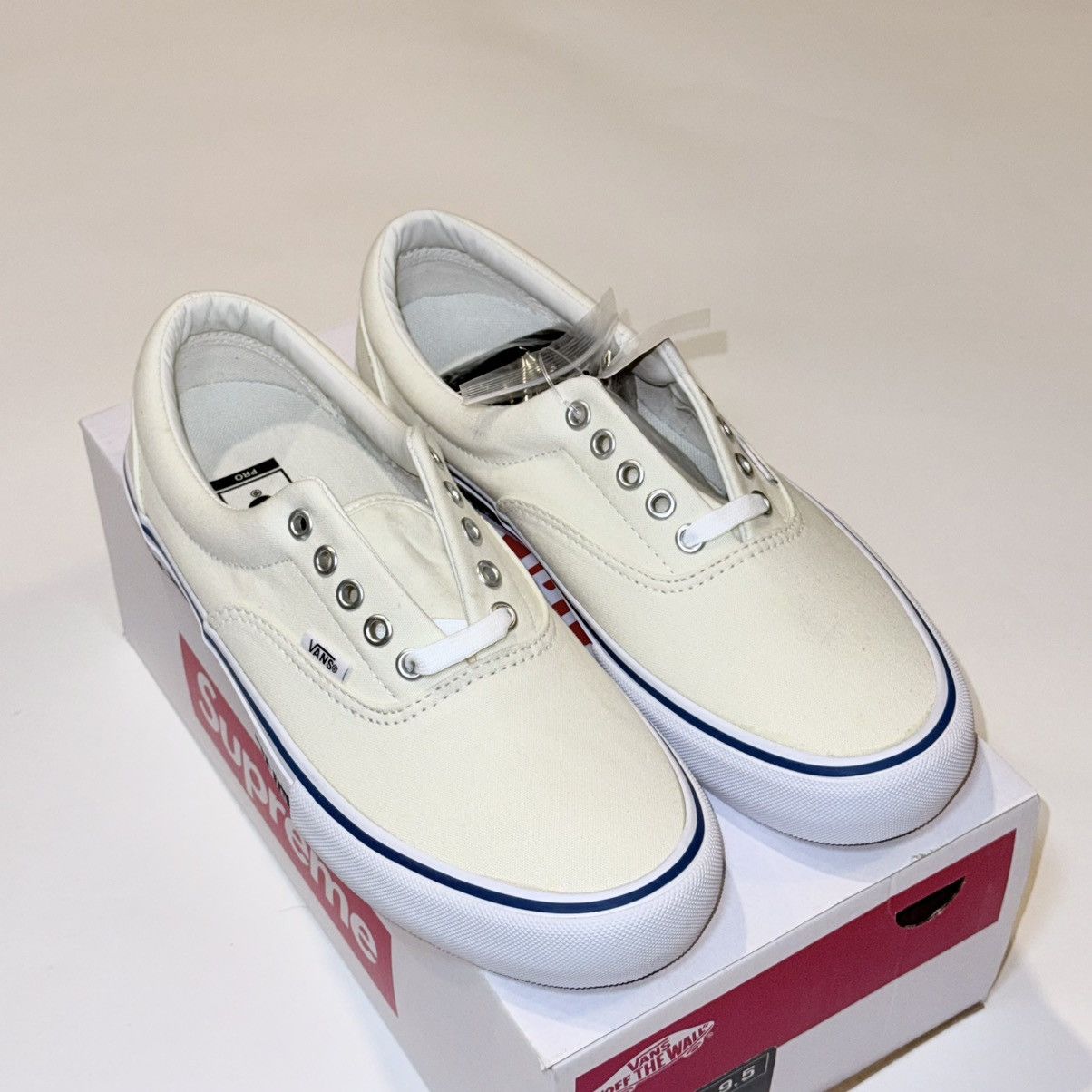Supreme × Vans SS16 Supreme x Vans Era Cream Motion Logo Size US 9.5 / EU 42-43 - 1 Thumbnail