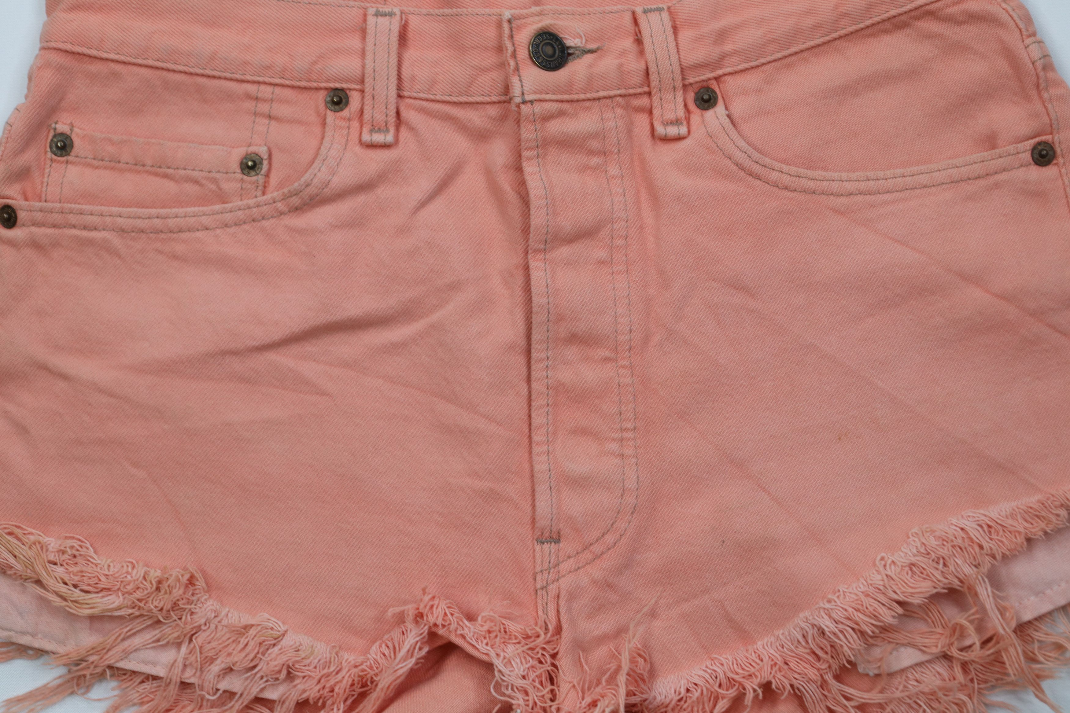Levi's Vintage 90s Levis 501xx Cut Off Denim Jean Shorts Pink USA Size 32" / US 10 / IT 46 - 3 Thumbnail