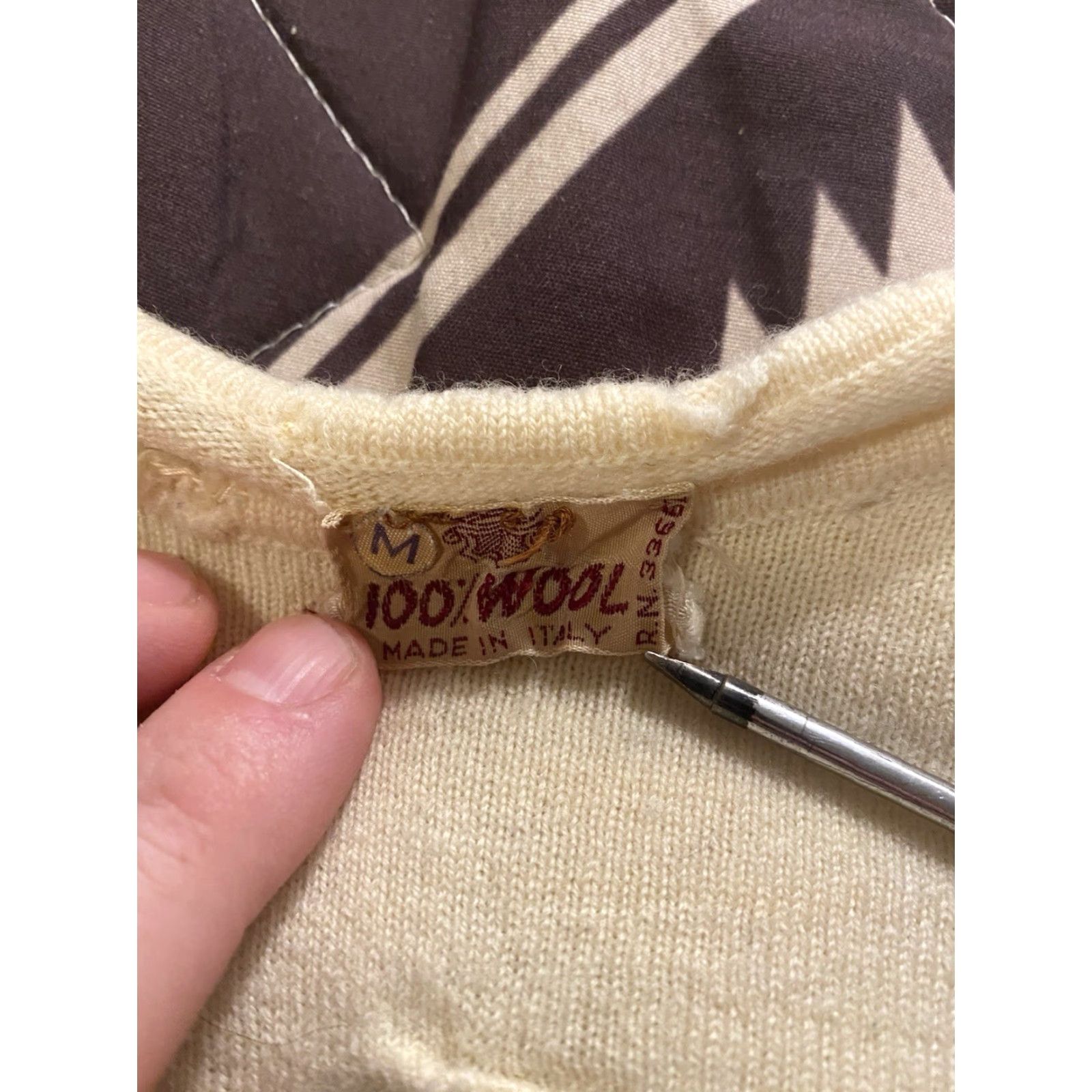 Vintage VINTAGE 1940s 100% Wool Pullover Sweater The Cricket Club Patch Thrashed Medium Size US M / EU 48-50 / 2 - 4 Thumbnail