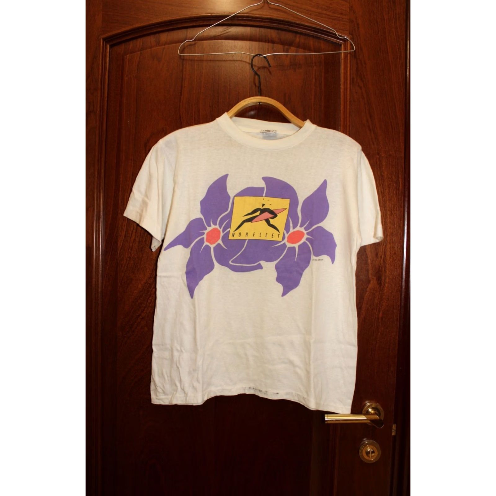 Vintage VINTAGE Norfleet Surf T-shirt L White Unisex Adults 1985 Mens Boys Girls - 60cm 50cm (41) Size US L / EU 52-54 / 3 - 8 Thumbnail