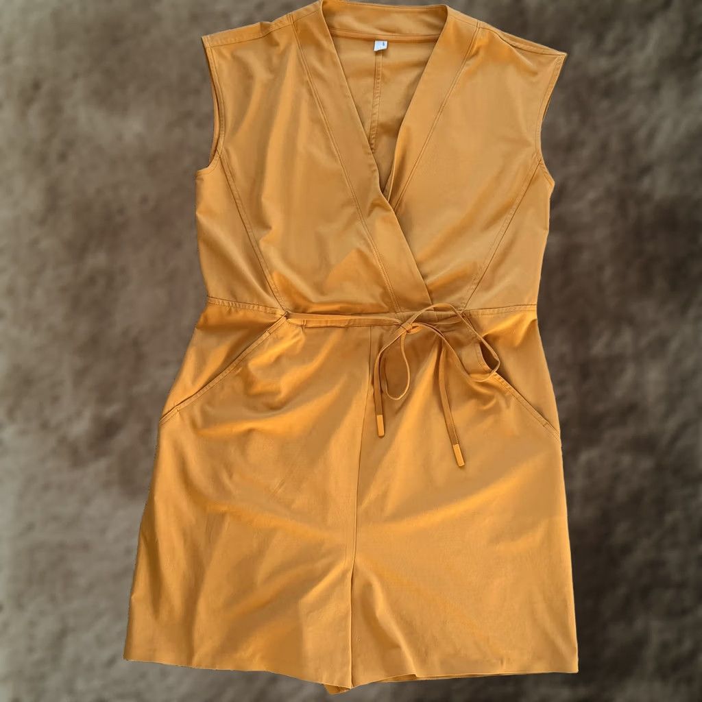 Athleta Athleta Romper Womens Small Yellow Sleeveless Wrap V-Neck Tie Waist Playsuit Size 28" / US 6 / IT 42 - 1 Thumbnail