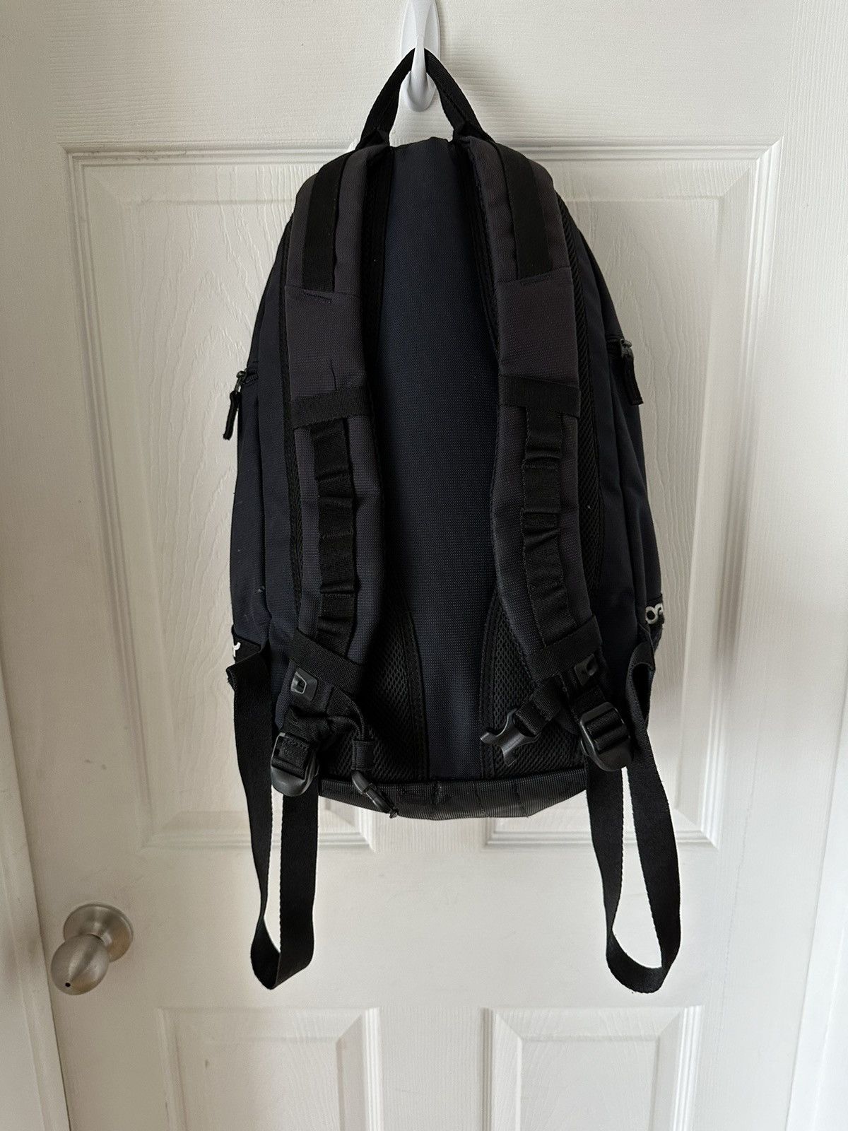Oakley × Vintage Vintage 90s Y2K Oakley Backpack Outdoors Distressed Bag Size ONE SIZE - 7 Thumbnail