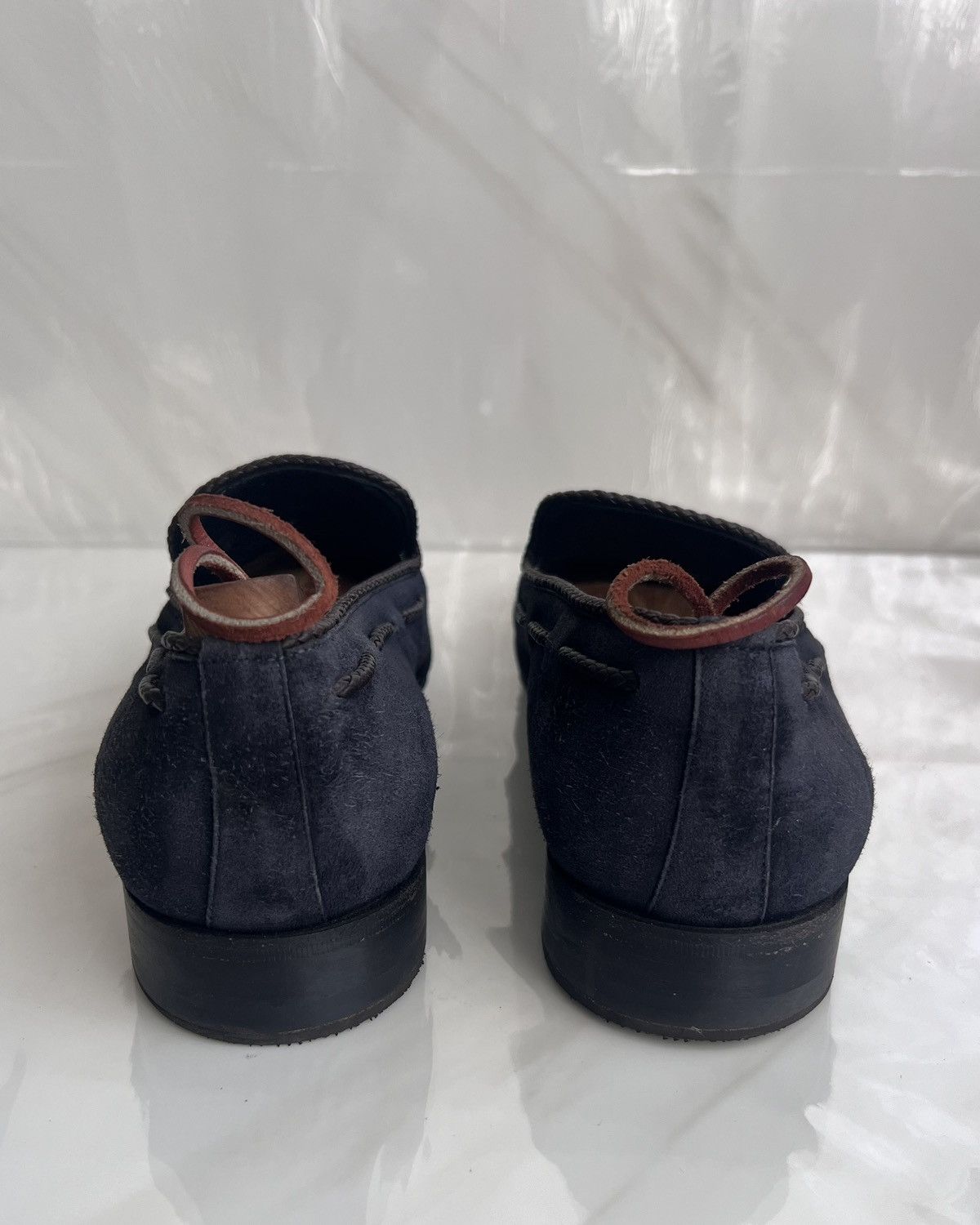Louis Vuitton Louis Vuitton Men’s Tassel Blue Suede loafers Size US 7 / EU 40 - 8 Thumbnail